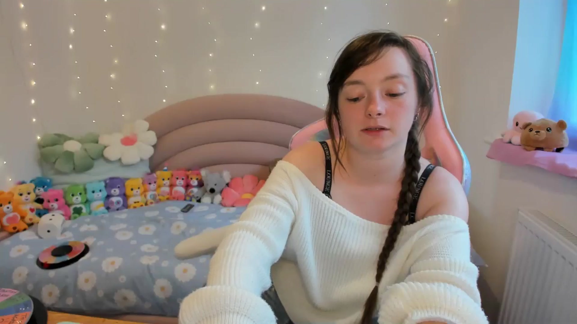 Gallery image thumbnail from JessieBear_'s myfreecams stream on, 06/18/2024, 17:09 image 18 of 20
