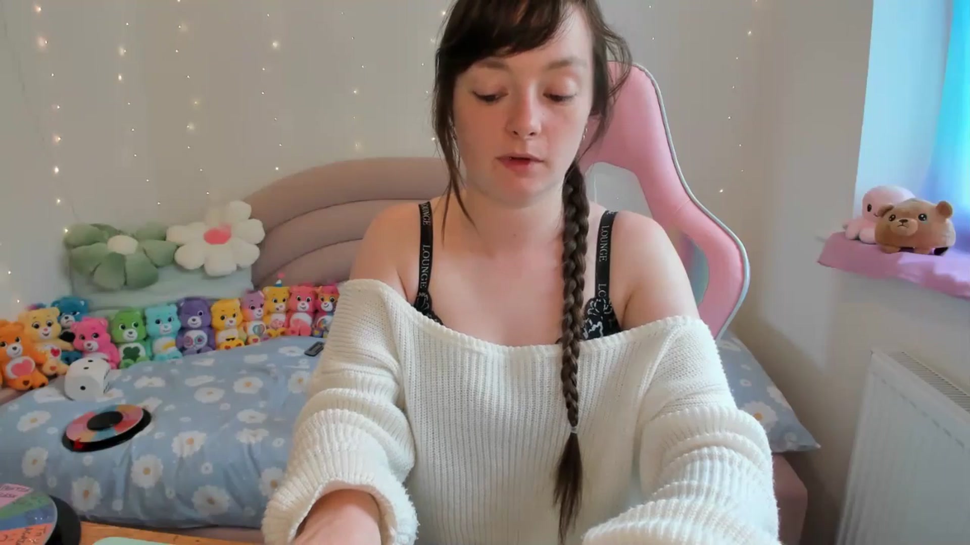 Gallery image thumbnail from JessieBear_'s myfreecams stream on, 06/18/2024, 17:09 image 11 of 20