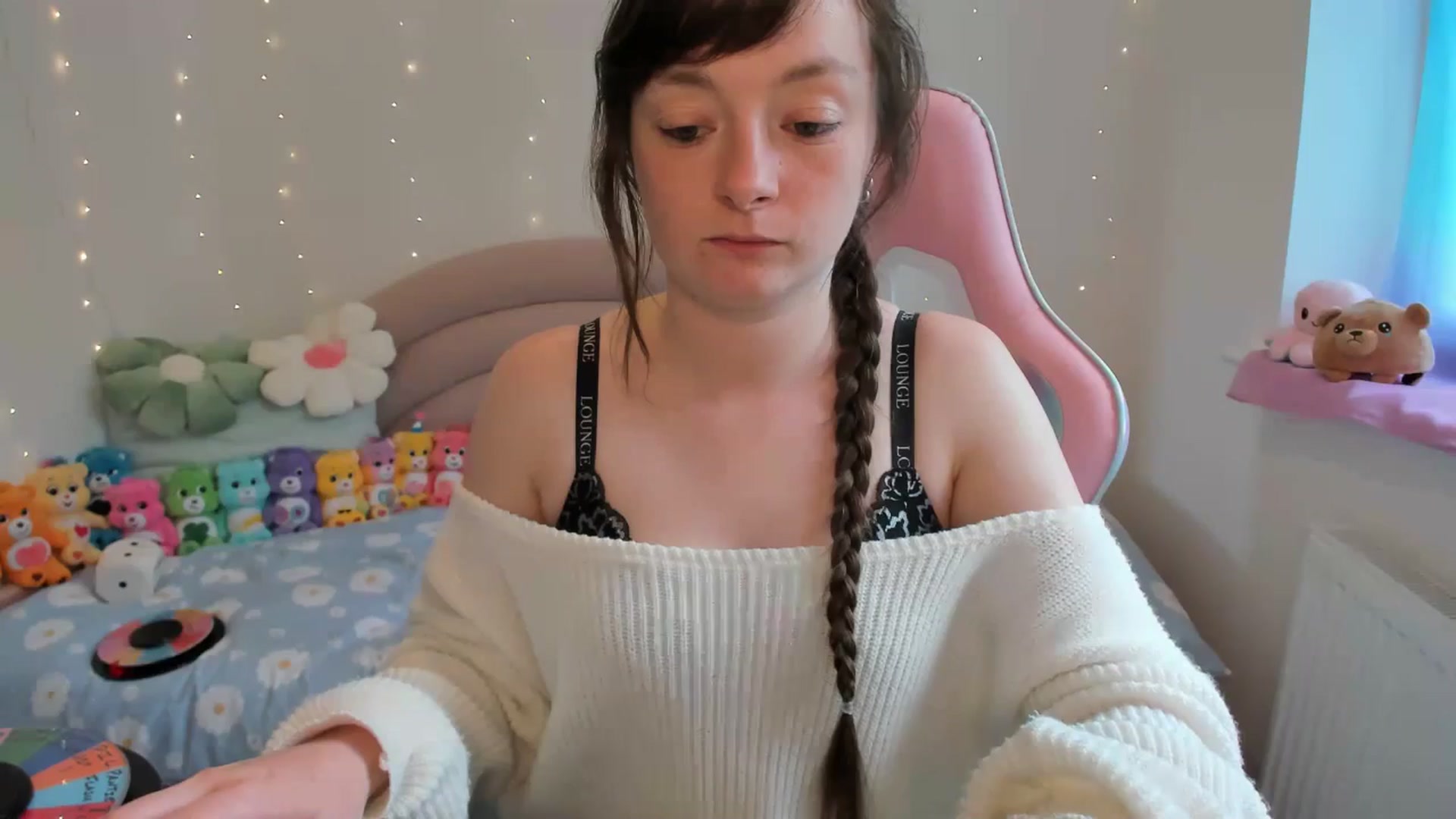 Gallery image thumbnail from JessieBear_'s myfreecams stream on, 06/18/2024, 17:09 image 9 of 20