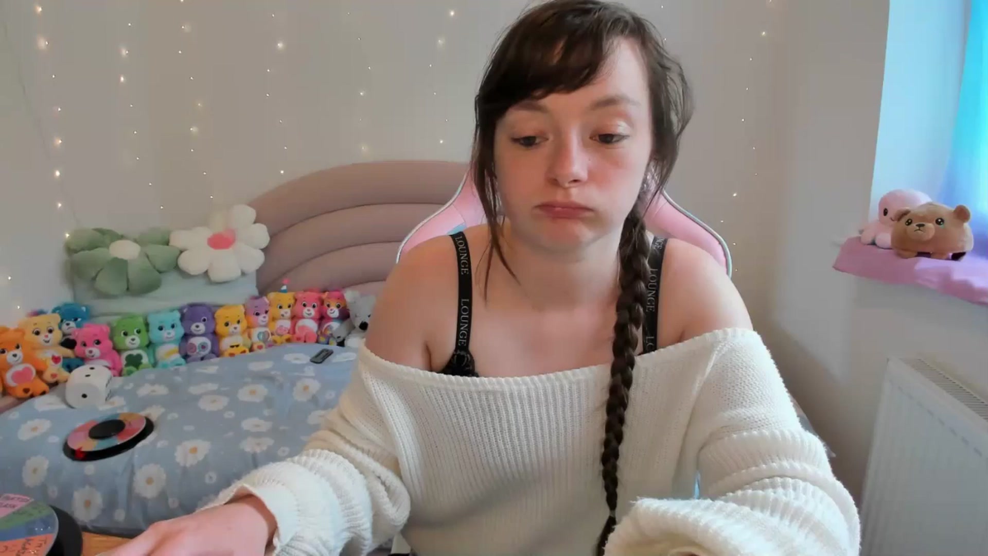 Gallery image thumbnail from JessieBear_'s myfreecams stream on, 06/18/2024, 17:09 image 13 of 20