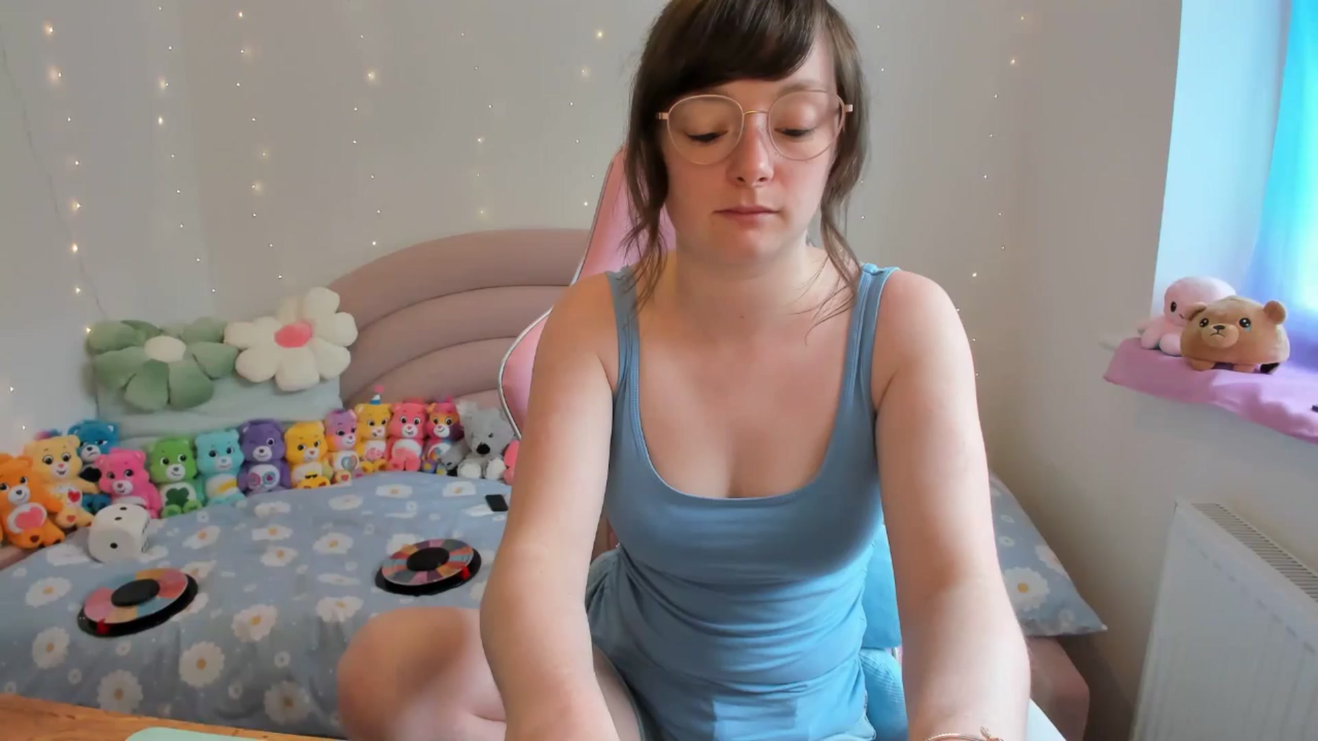 Gallery image thumbnail from JessieBear_'s myfreecams stream on, 06/19/2024, 16:19 image 1 of 20