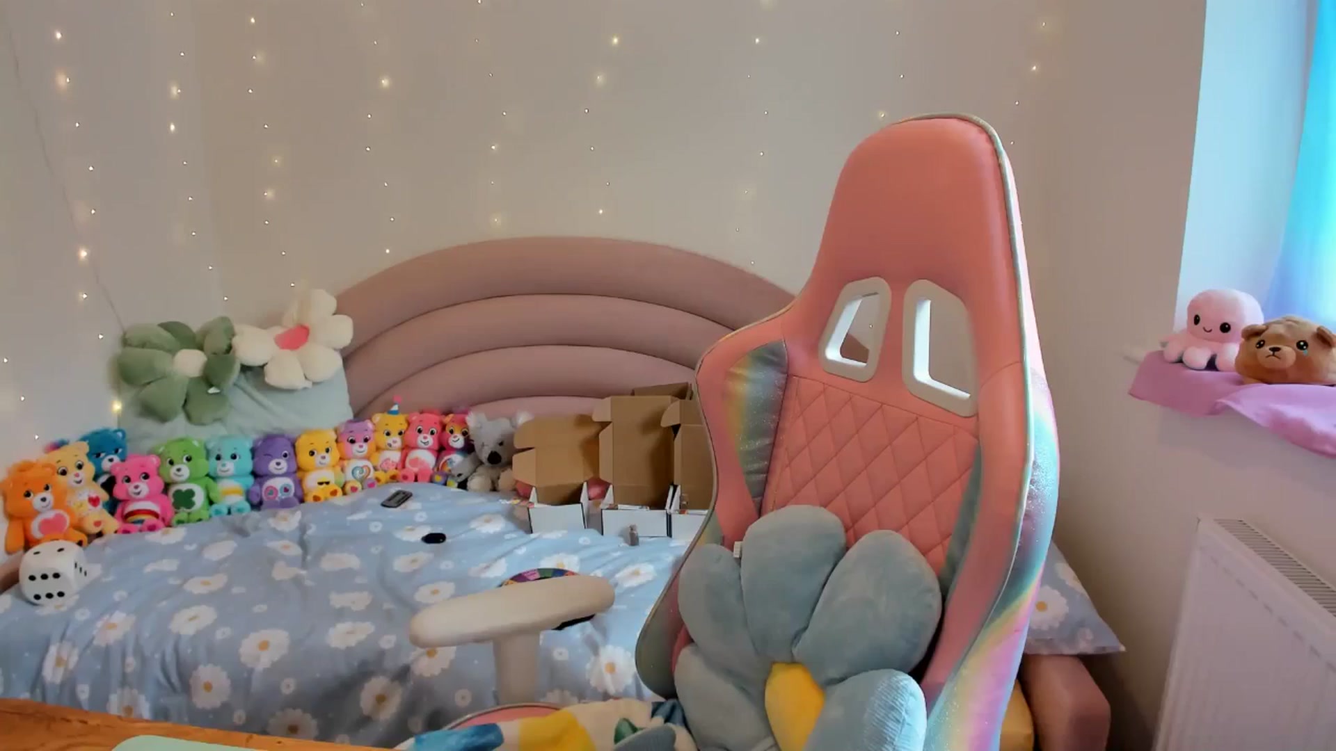 Gallery image thumbnail from JessieBear_'s myfreecams stream on, 06/21/2024, 16:54 image 1 of 20
