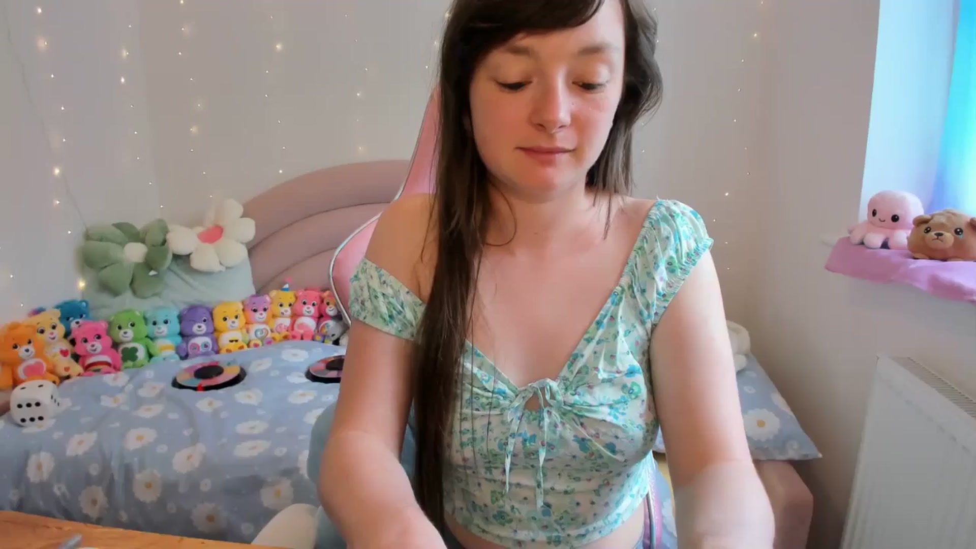 Gallery image thumbnail from JessieBear_'s myfreecams stream on, 06/24/2024, 13:47 image 7 of 20