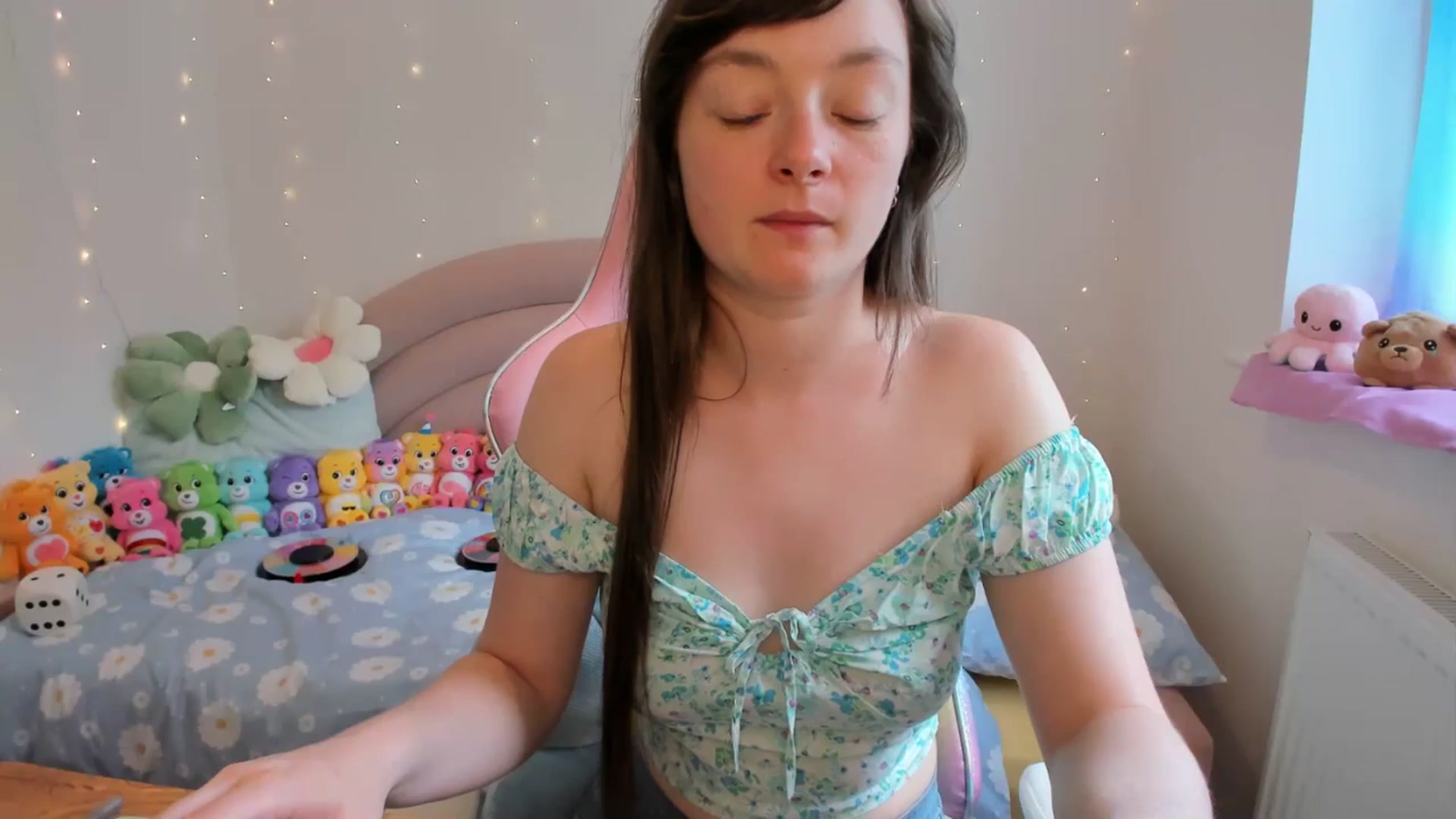 Gallery image thumbnail from JessieBear_'s myfreecams stream on, 06/24/2024, 13:47 image 10 of 20