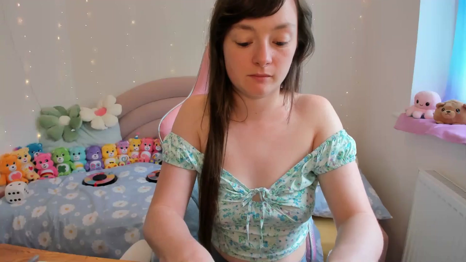 Gallery image thumbnail from JessieBear_'s myfreecams stream on, 06/24/2024, 13:47 image 12 of 20