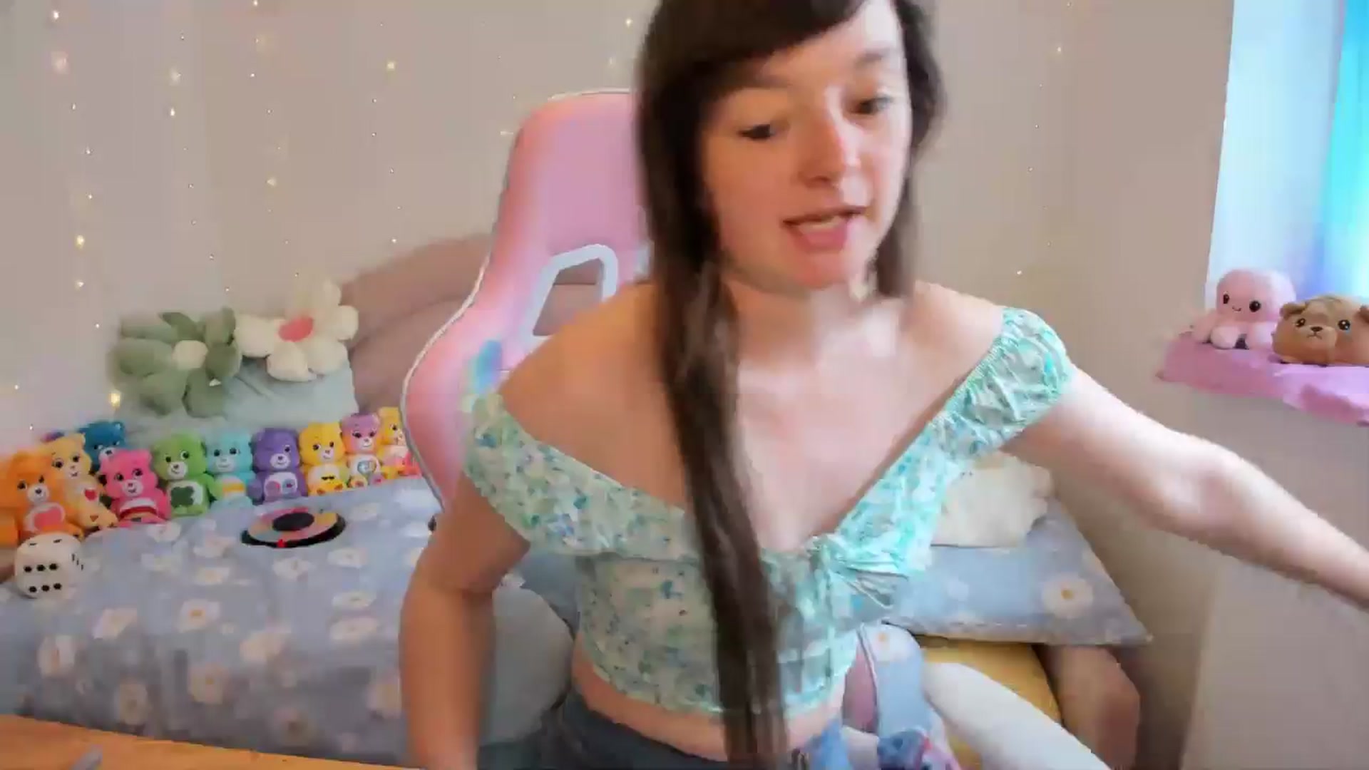 Gallery image thumbnail from JessieBear_'s myfreecams stream on, 06/24/2024, 13:47 image 1 of 20
