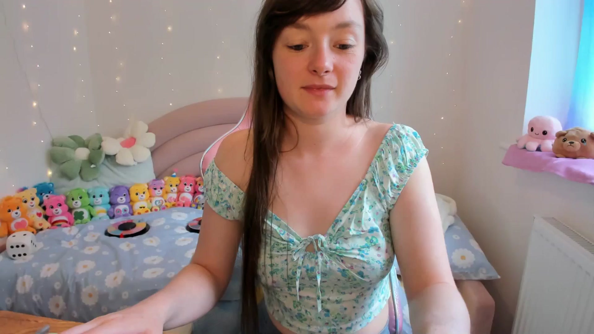 Gallery image thumbnail from JessieBear_'s myfreecams stream on, 06/24/2024, 13:47 image 6 of 20