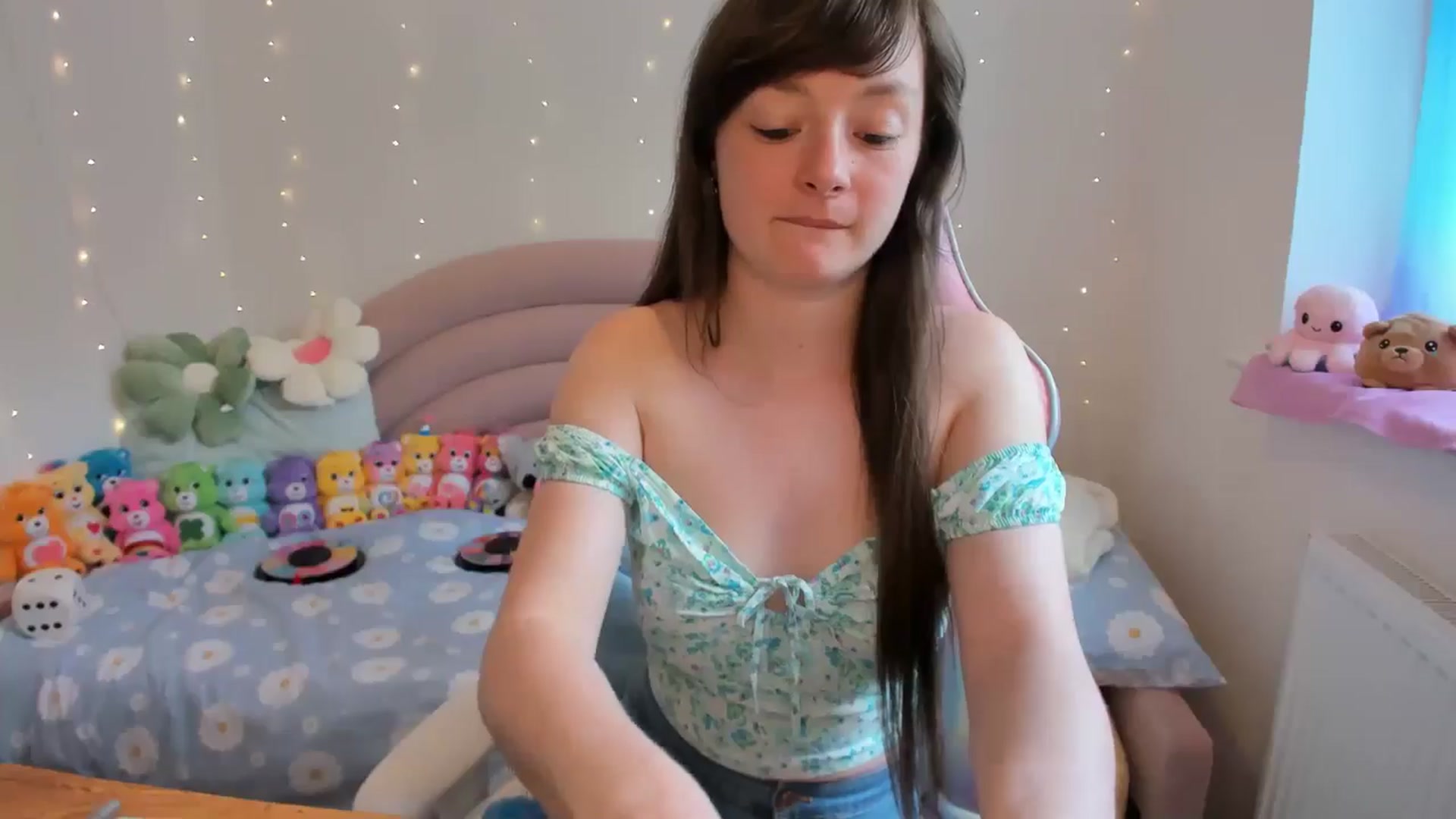 Gallery image thumbnail from JessieBear_'s myfreecams stream on, 06/24/2024, 14:39 image 19 of 20