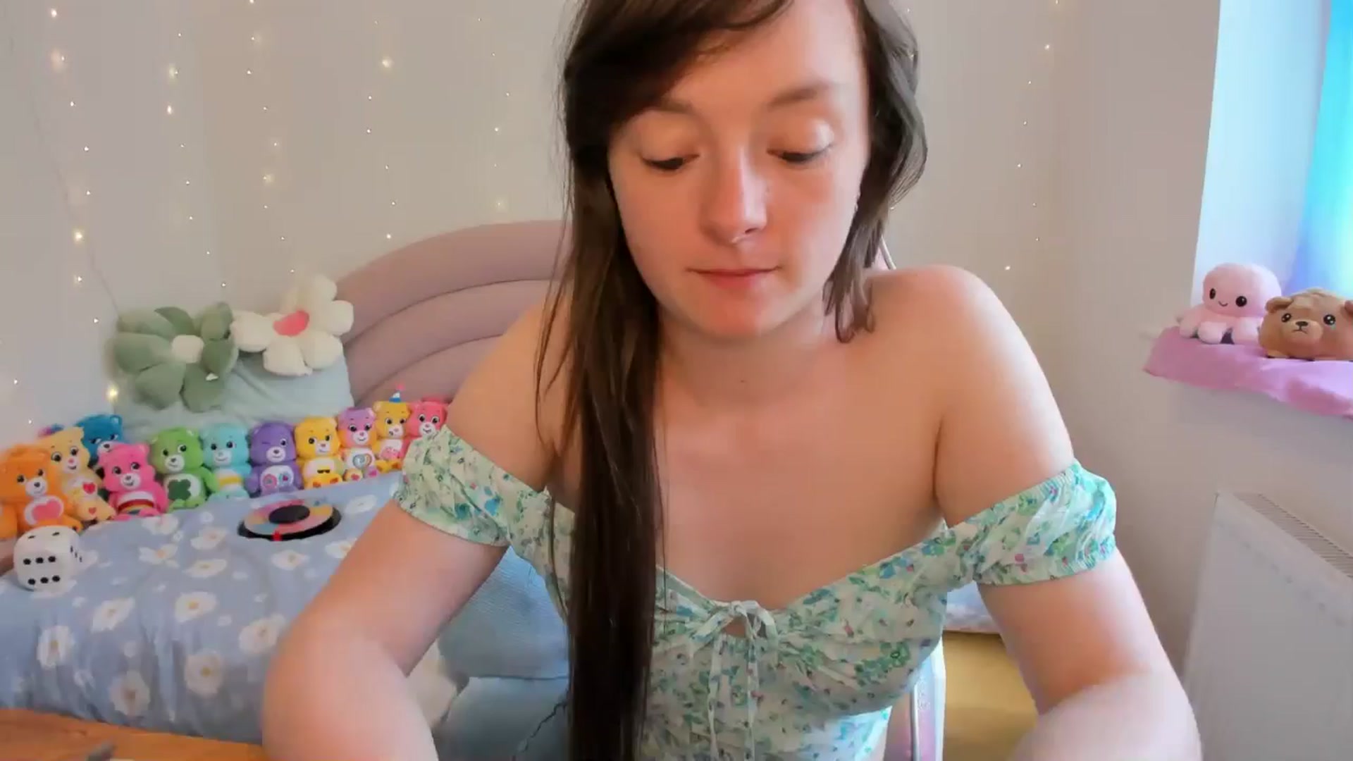 Gallery image thumbnail from JessieBear_'s myfreecams stream on, 06/24/2024, 14:39 image 4 of 20
