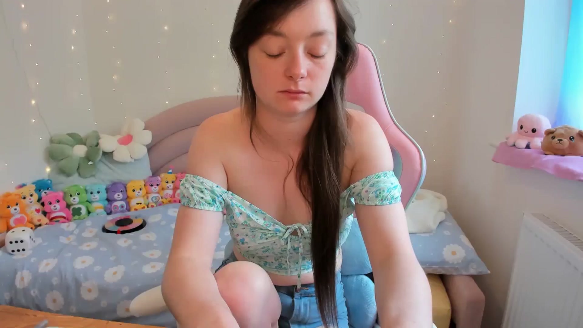 Gallery image thumbnail from JessieBear_'s myfreecams stream on, 06/24/2024, 15:23 image 2 of 20