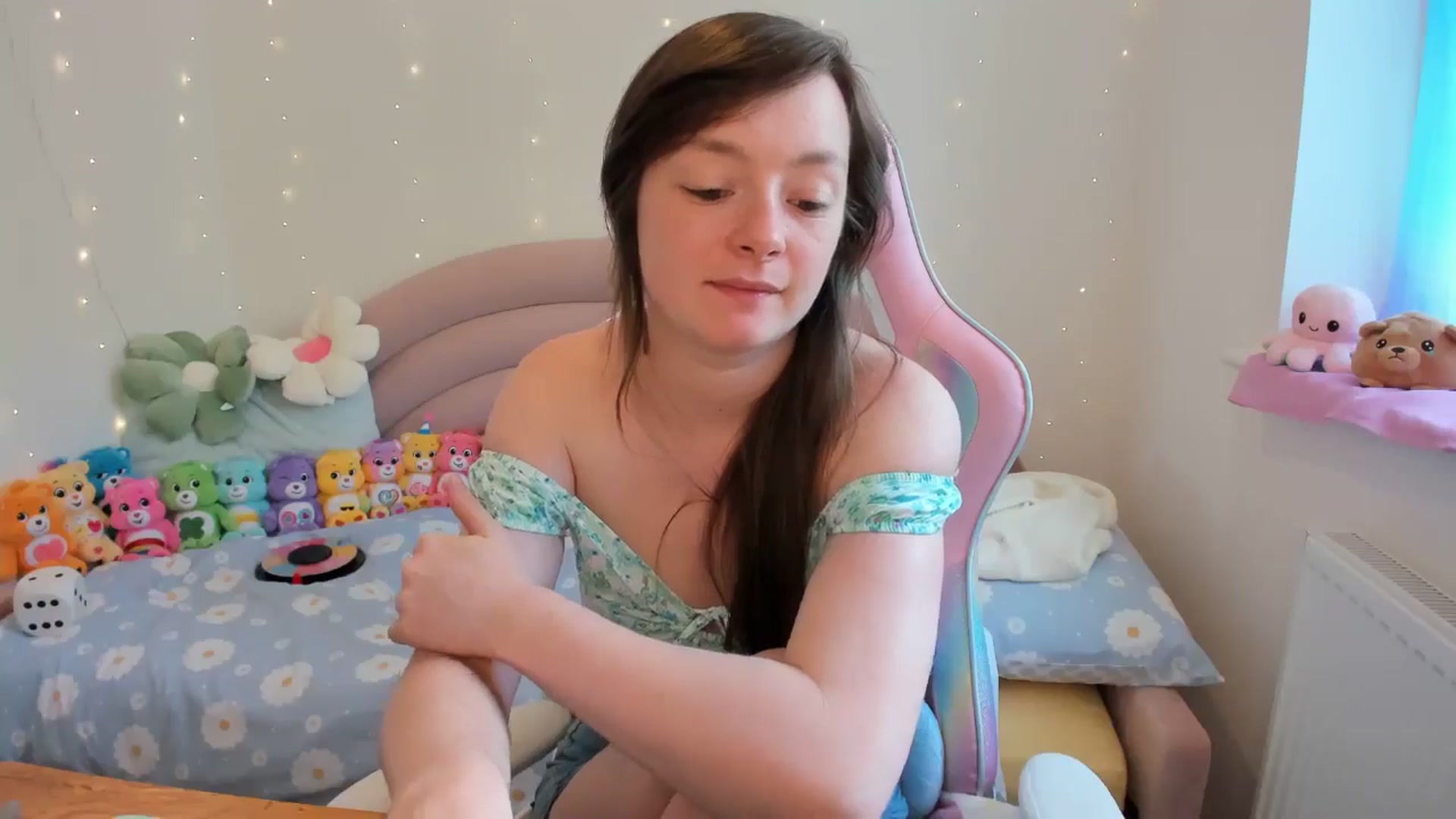 Gallery image thumbnail from JessieBear_'s myfreecams stream on, 06/24/2024, 15:23 image 18 of 20