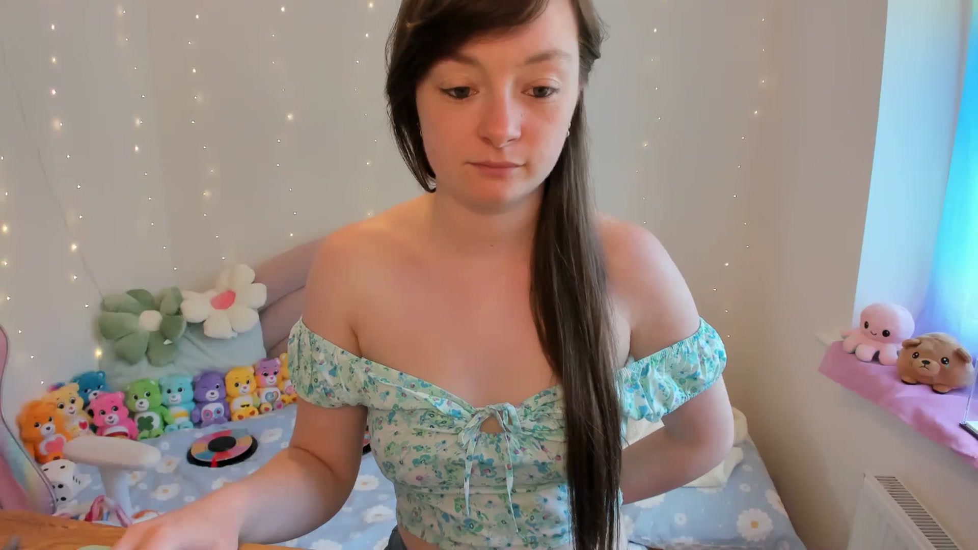 Gallery image thumbnail from JessieBear_'s myfreecams stream on, 06/24/2024, 17:15 image 8 of 20
