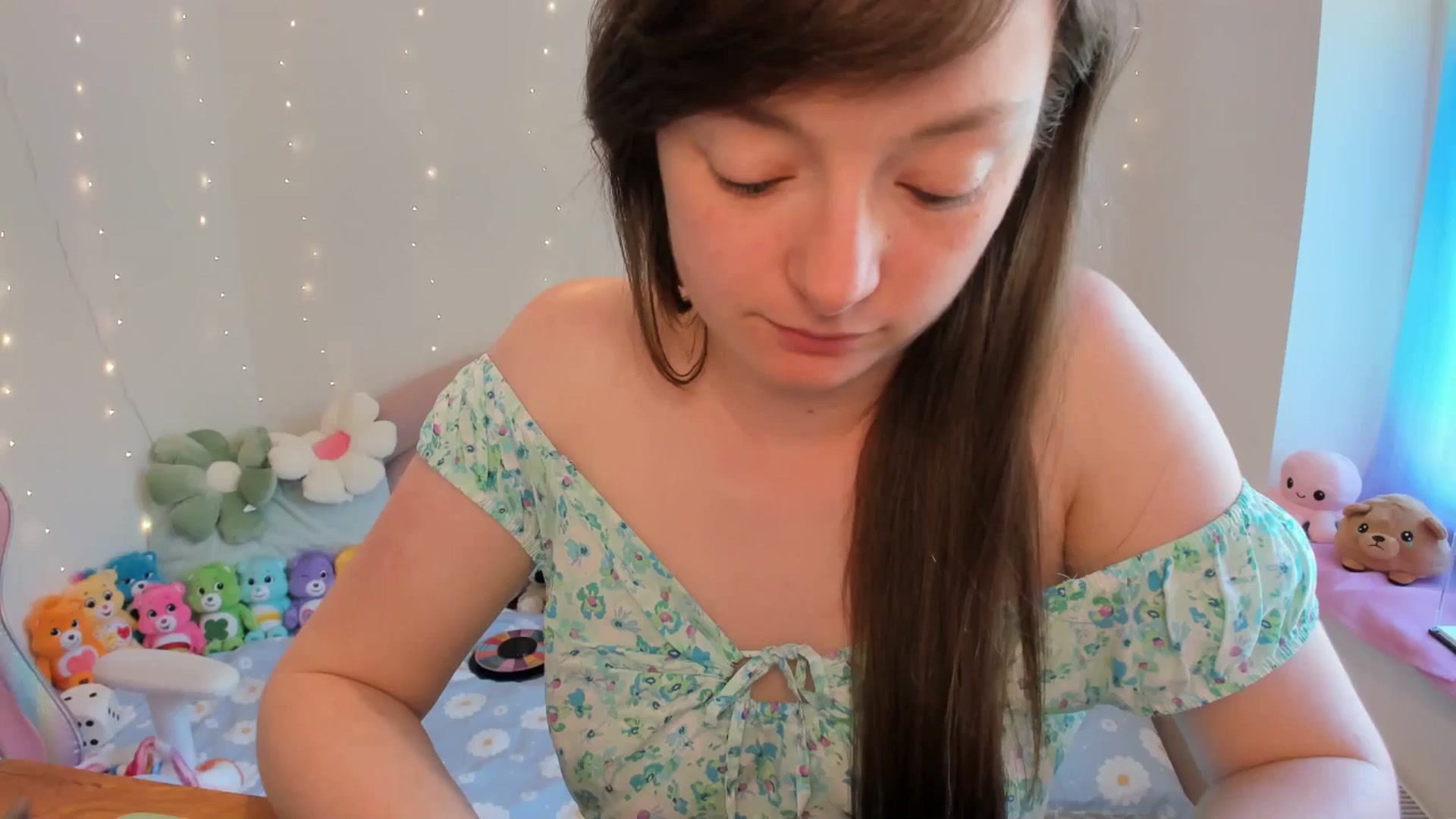 Gallery image thumbnail from JessieBear_'s myfreecams stream on, 06/24/2024, 17:15 image 10 of 20