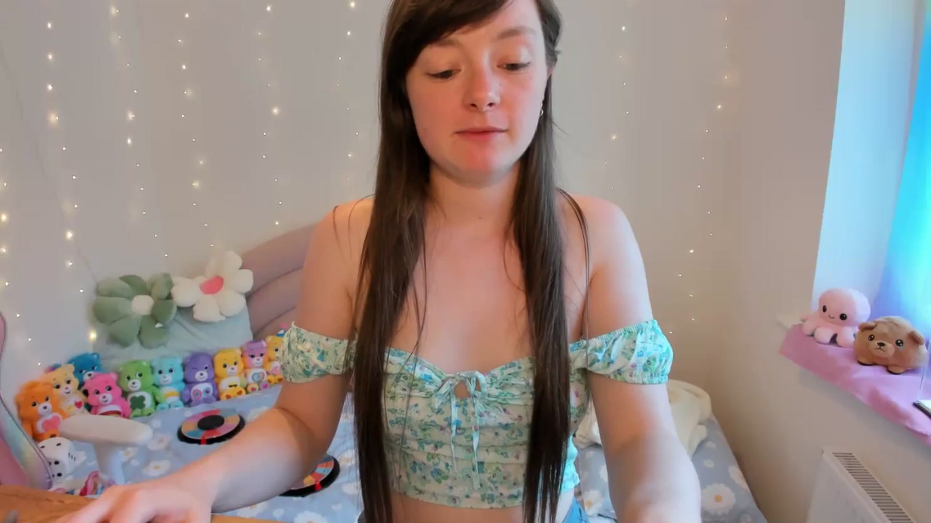 Gallery image thumbnail from JessieBear_'s myfreecams stream on, 06/24/2024, 17:15 image 19 of 20