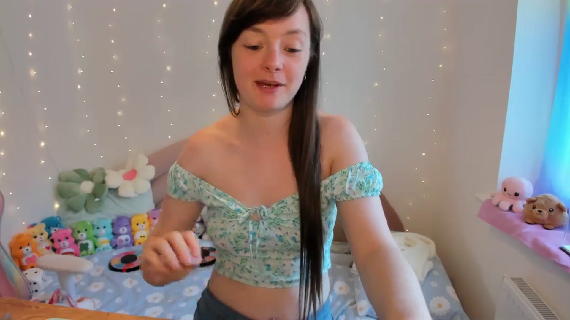 Gallery image thumbnail from JessieBear_'s myfreecams stream on, 06/24/2024, 17:15 image 11 of 20