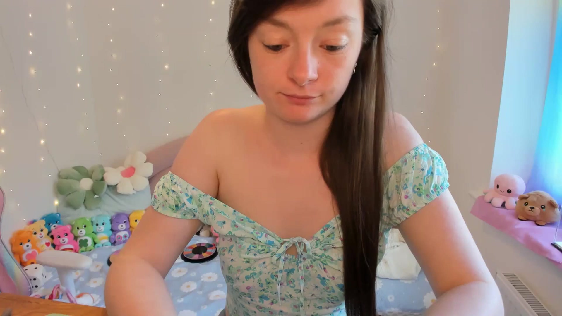 Gallery image thumbnail from JessieBear_'s myfreecams stream on, 06/24/2024, 17:15 image 7 of 20