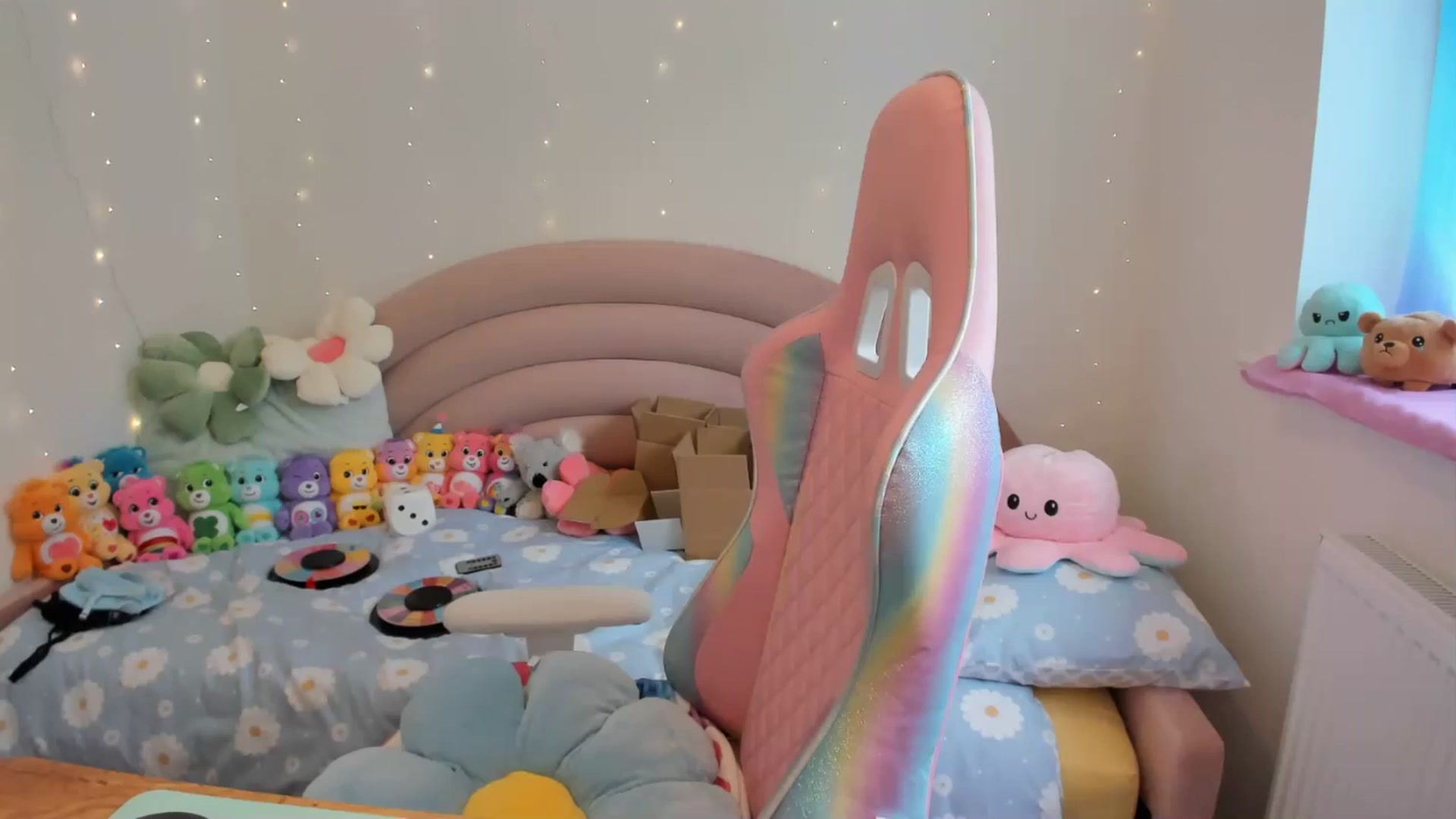 Gallery image thumbnail from JessieBear_'s myfreecams stream on, 06/27/2024, 16:05 image 15 of 20
