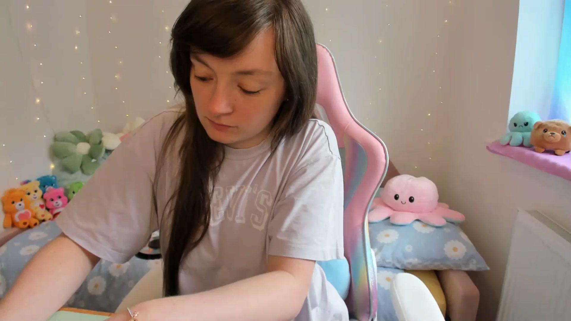 Gallery image thumbnail from JessieBear_'s myfreecams stream on, 06/28/2024, 13:20 image 14 of 20