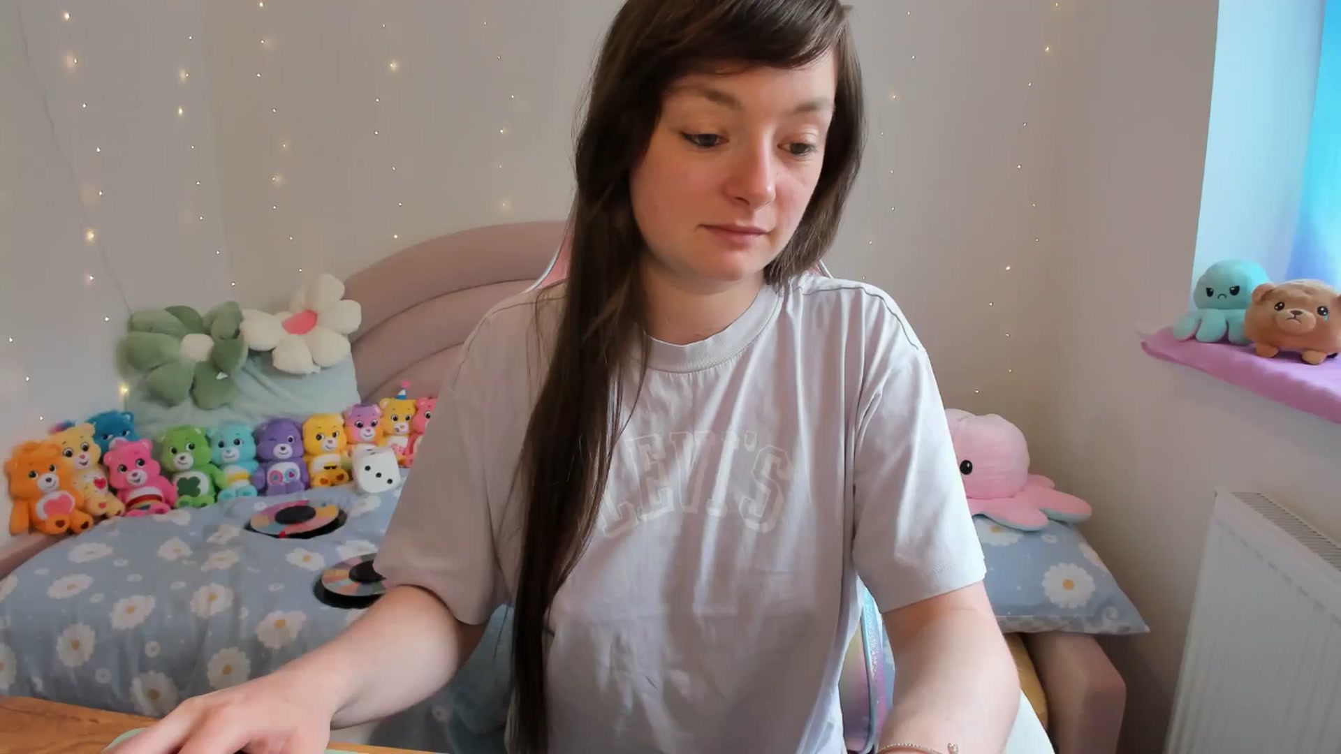 Gallery image thumbnail from JessieBear_'s myfreecams stream on, 06/28/2024, 13:20 image 1 of 20