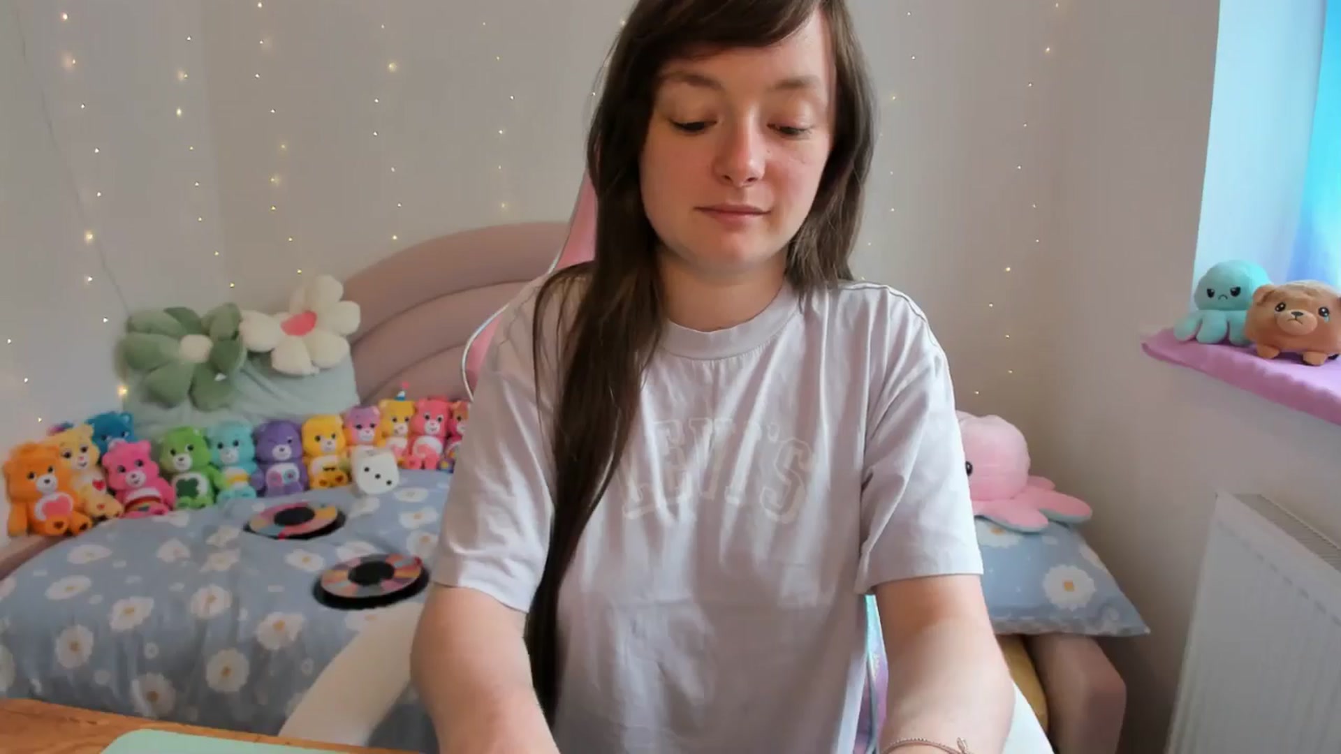 Gallery image thumbnail from JessieBear_'s myfreecams stream on, 06/28/2024, 13:20 image 11 of 20