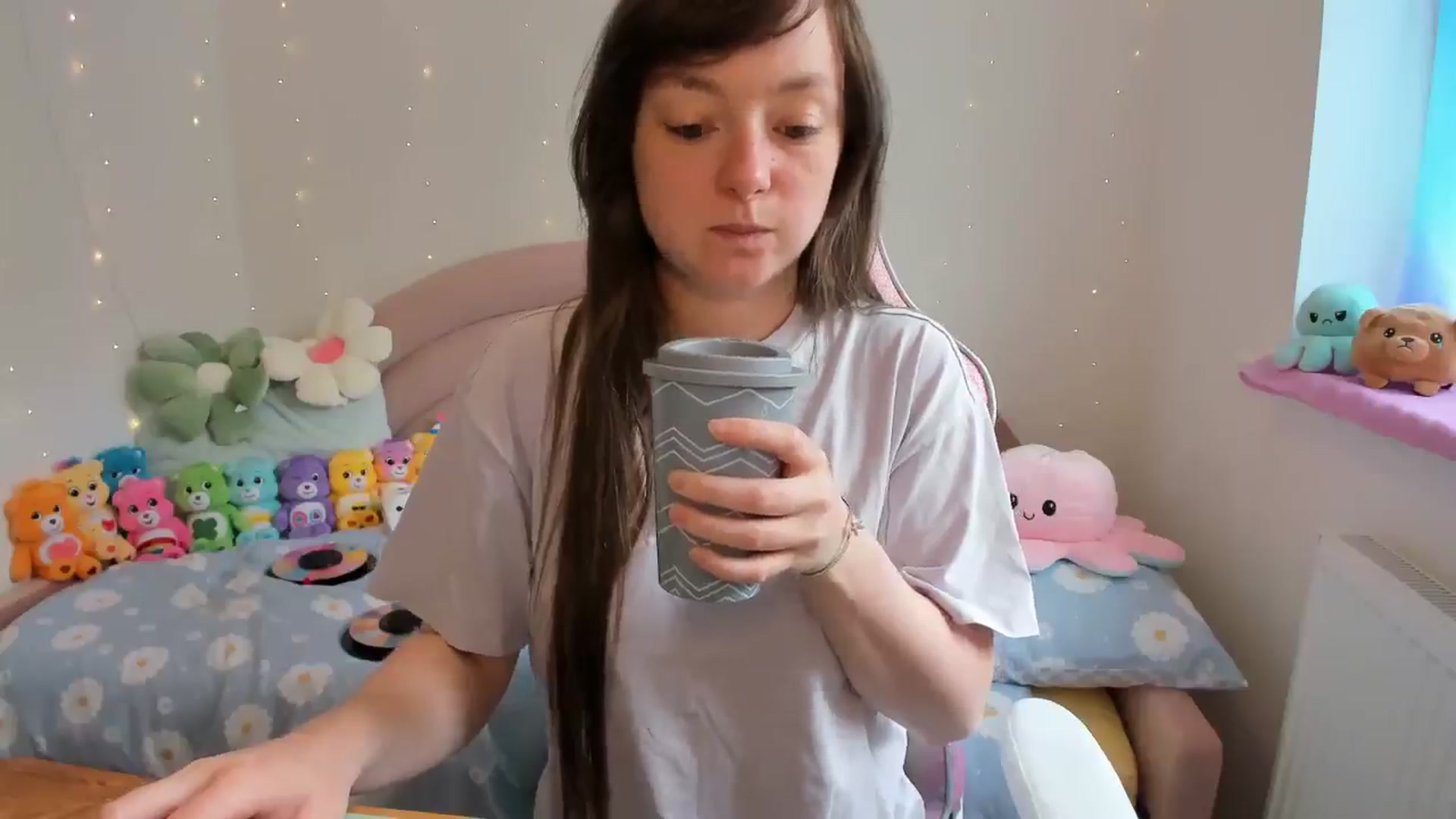 Gallery image thumbnail from JessieBear_'s myfreecams stream on, 06/28/2024, 13:20 image 18 of 20