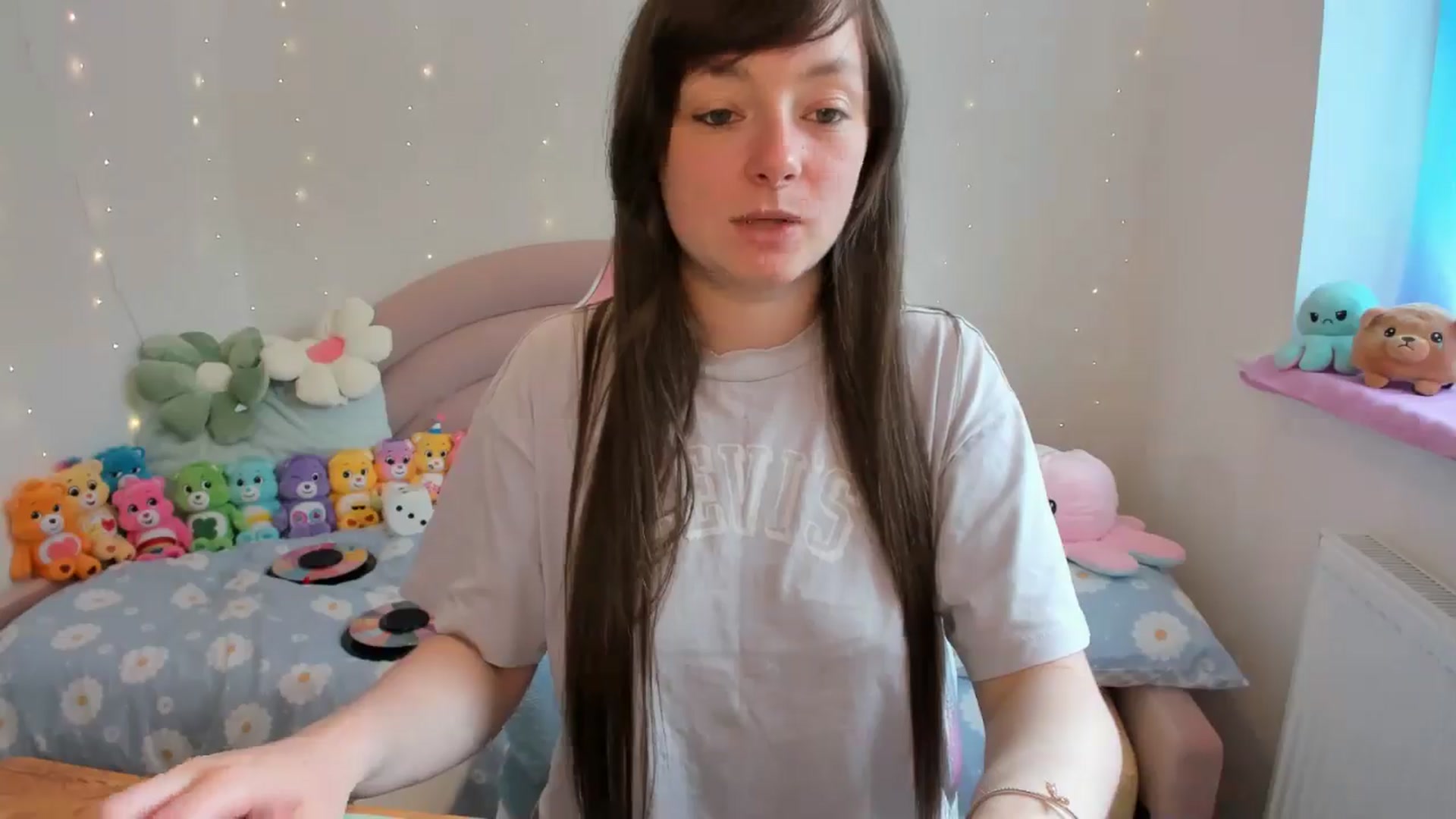 Gallery image thumbnail from JessieBear_'s myfreecams stream on, 06/28/2024, 14:30 image 4 of 20