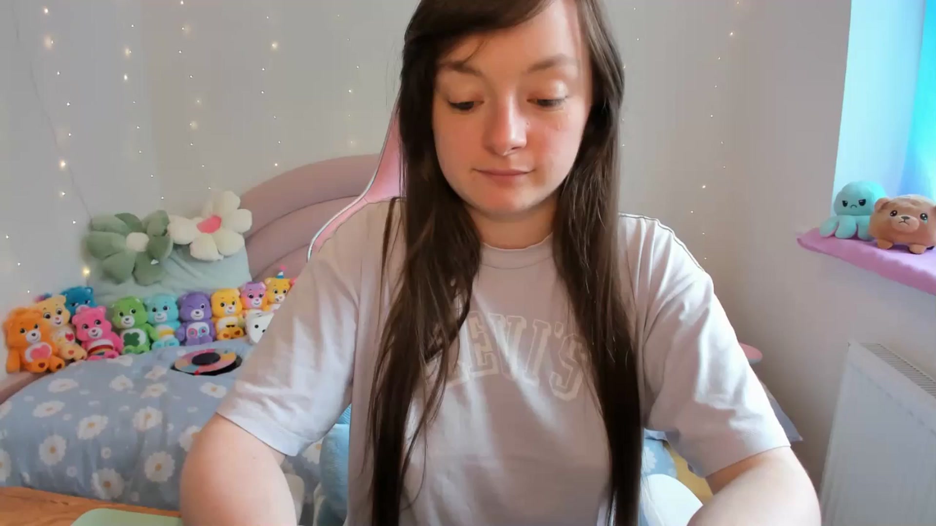 Gallery image thumbnail from JessieBear_'s myfreecams stream on, 06/28/2024, 14:30 image 10 of 20
