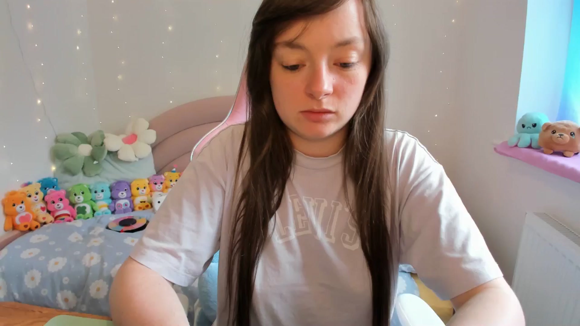 Gallery image thumbnail from JessieBear_'s myfreecams stream on, 06/28/2024, 14:30 image 9 of 20