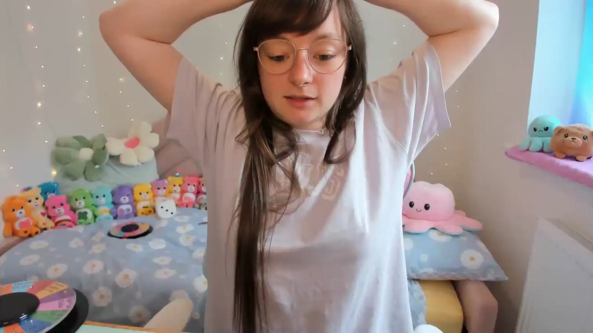 Gallery image thumbnail from JessieBear_'s myfreecams stream on, 06/28/2024, 15:23 image 13 of 20