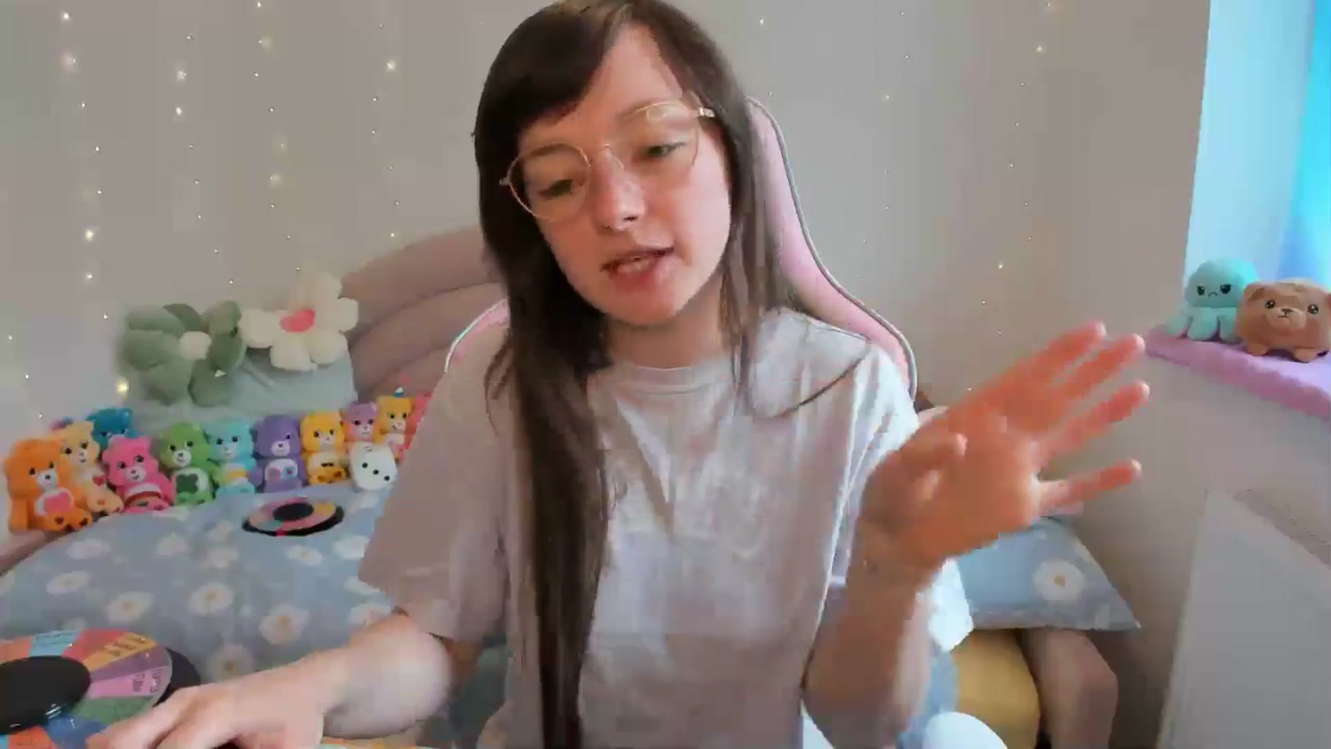 Gallery image thumbnail from JessieBear_'s myfreecams stream on, 06/28/2024, 15:23 image 8 of 20