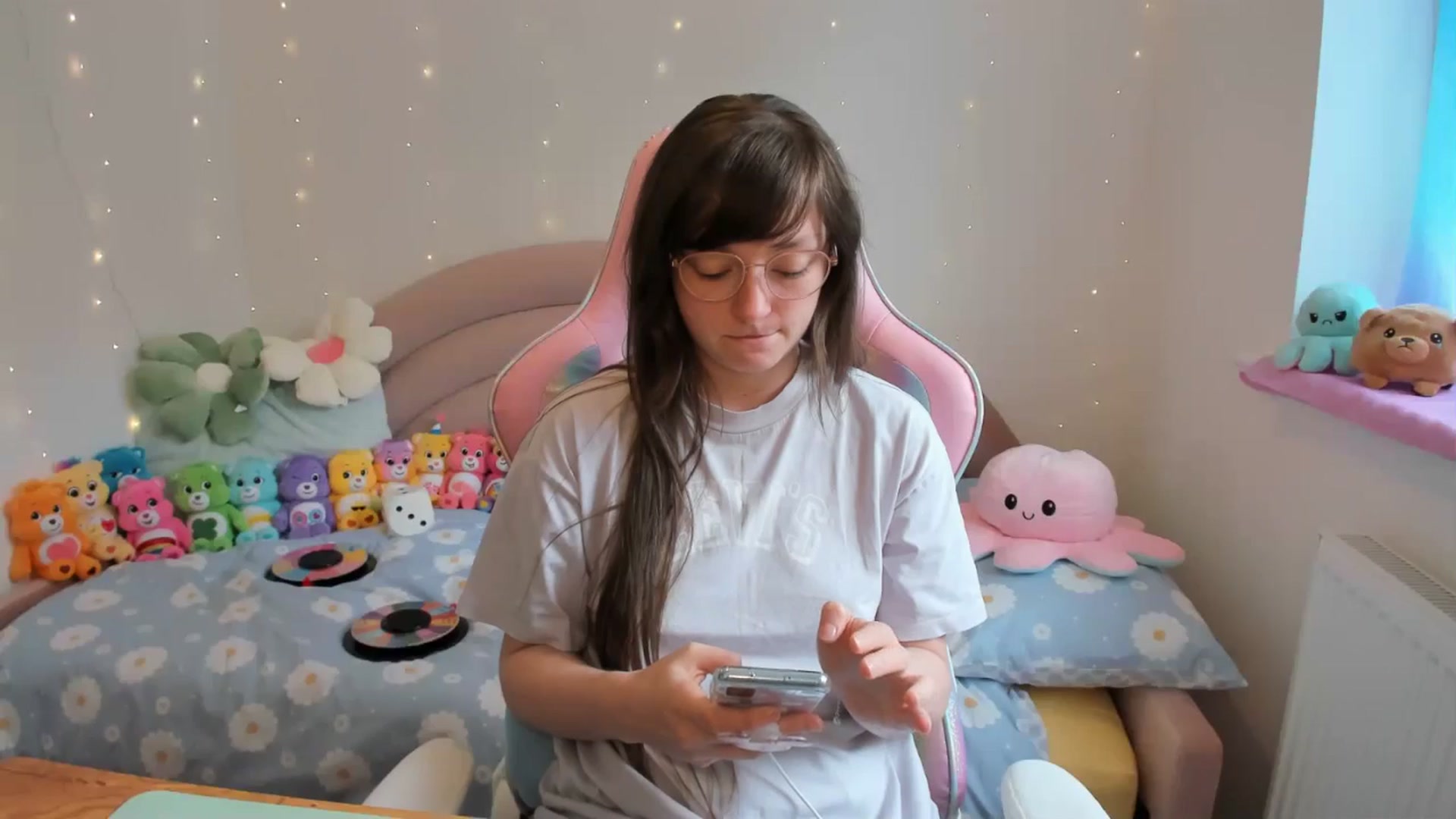 Gallery image thumbnail from JessieBear_'s myfreecams stream on, 06/28/2024, 15:23 image 5 of 20