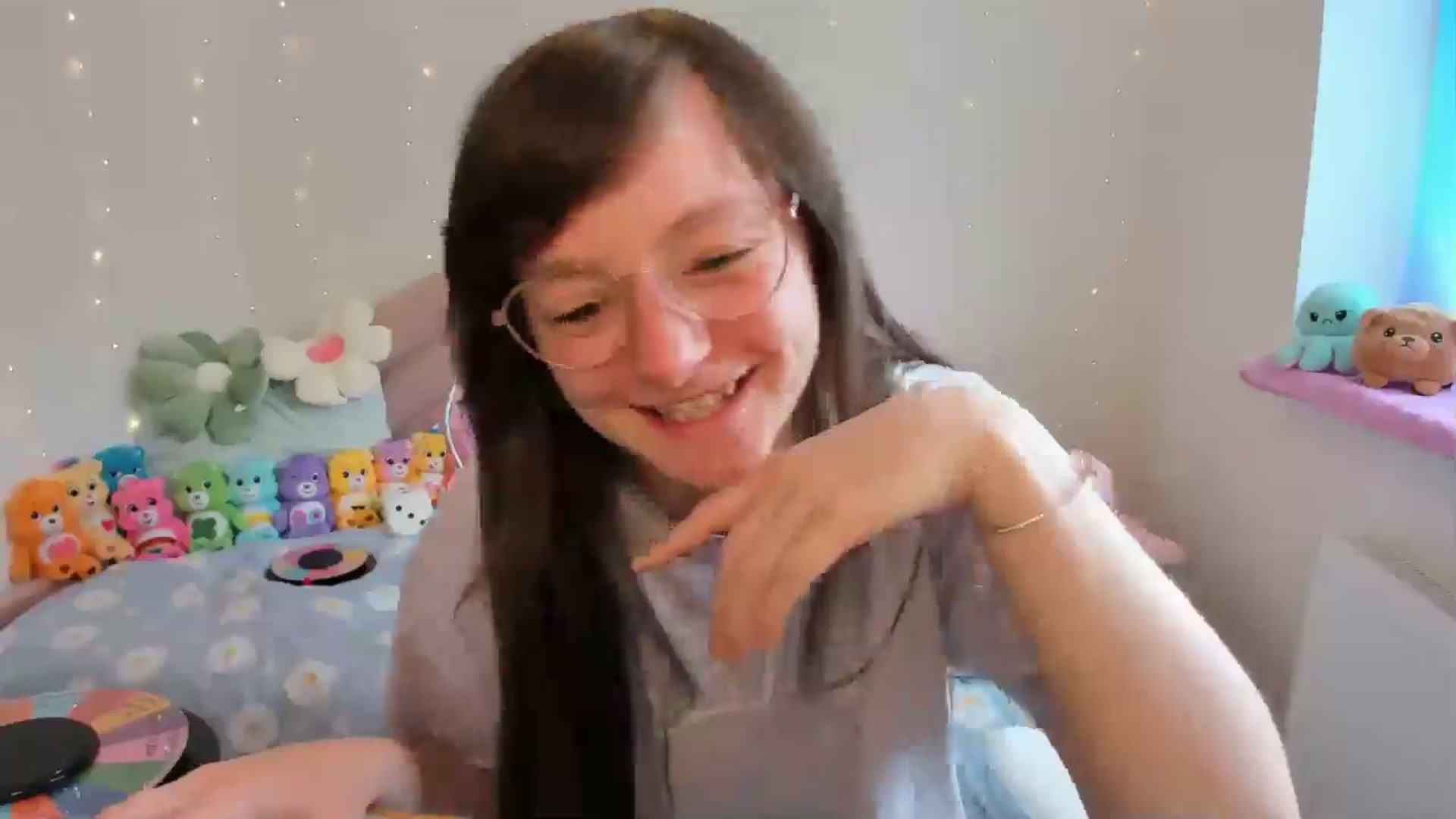 Gallery image thumbnail from JessieBear_'s myfreecams stream on, 06/28/2024, 15:23 image 15 of 20