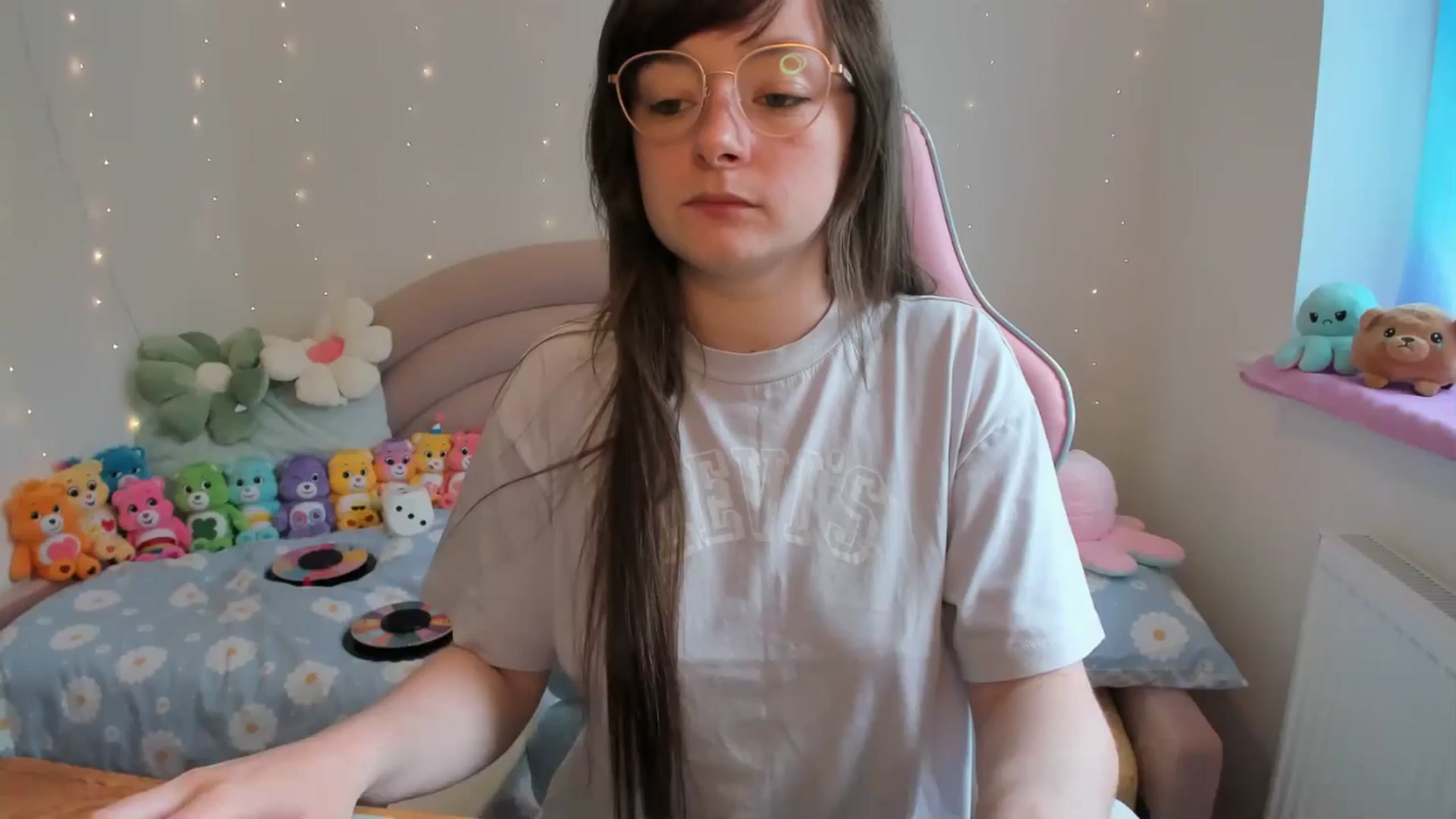 Gallery image thumbnail from JessieBear_'s myfreecams stream on, 06/28/2024, 15:23 image 4 of 20