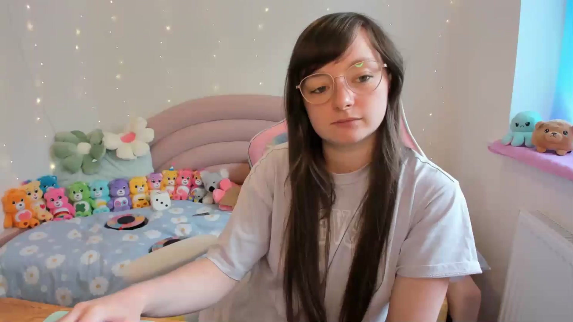 Gallery image thumbnail from JessieBear_'s myfreecams stream on, 06/28/2024, 16:39 image 13 of 20