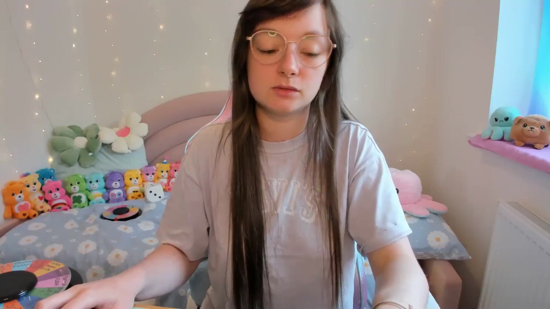 Gallery image thumbnail from JessieBear_'s myfreecams stream on, 06/28/2024, 16:39 image 6 of 20