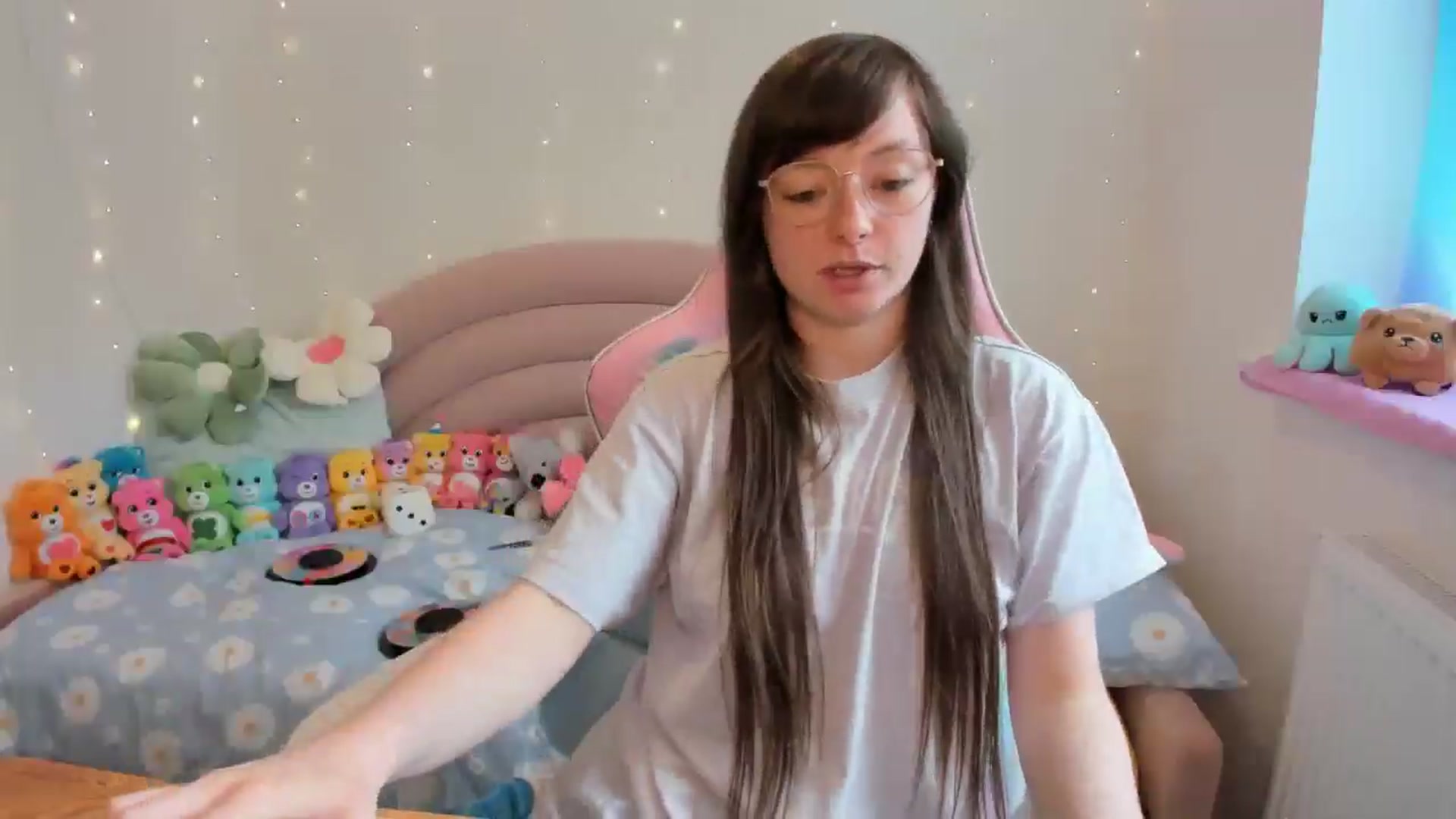 Gallery image thumbnail from JessieBear_'s myfreecams stream on, 06/28/2024, 16:39 image 15 of 20