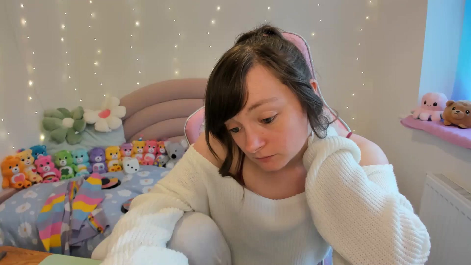 Gallery image thumbnail from JessieBear_'s myfreecams stream on, 07/01/2024, 17:07 image 12 of 20