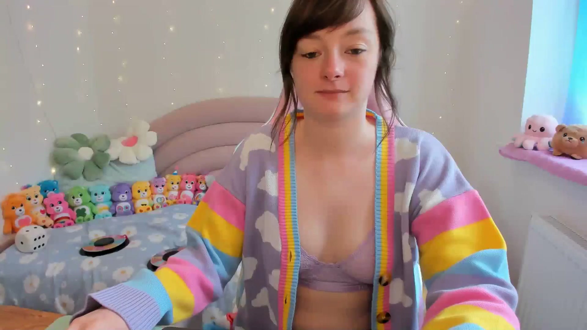 Gallery image thumbnail from JessieBear_'s myfreecams stream on, 07/02/2024, 15:09 image 7 of 20