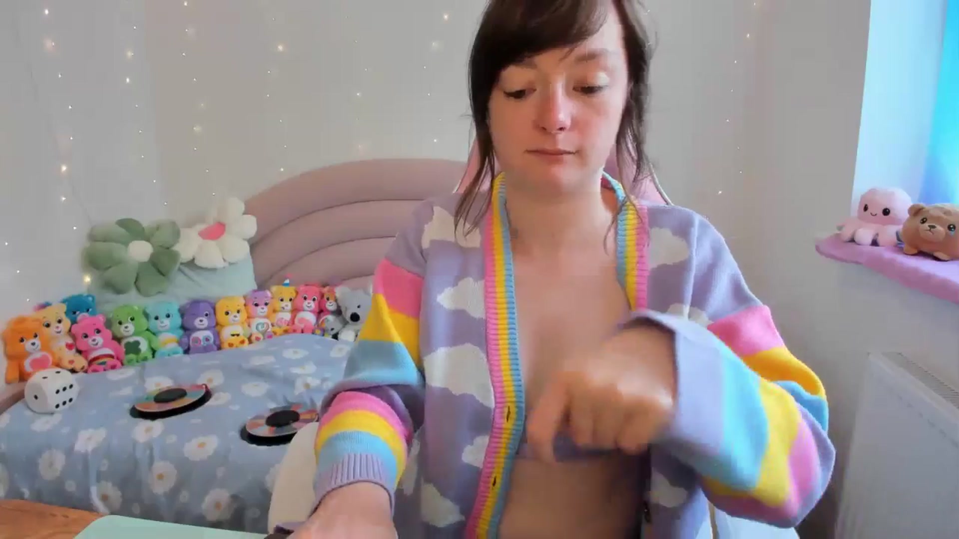 Gallery image thumbnail from JessieBear_'s myfreecams stream on, 07/02/2024, 15:09 image 2 of 20