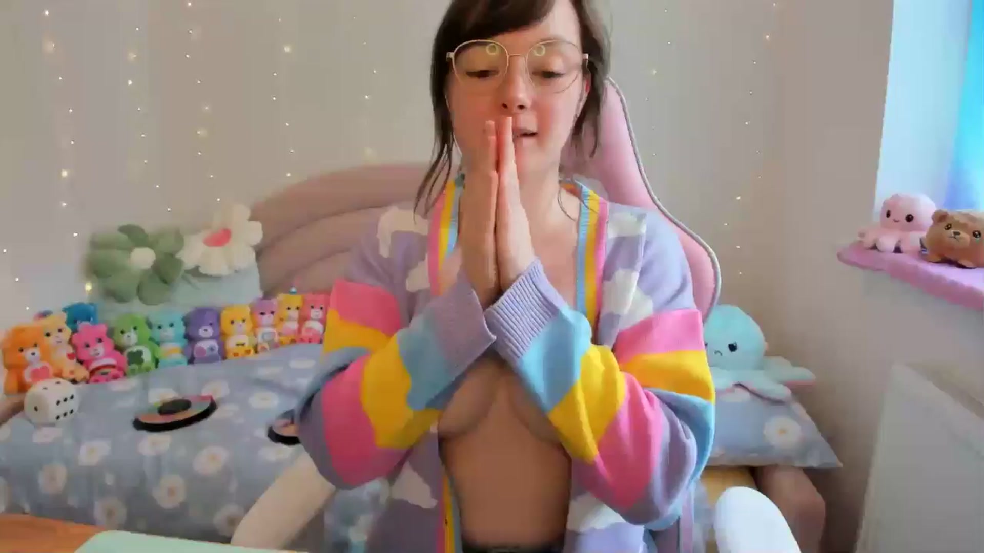 Gallery image thumbnail from JessieBear_'s myfreecams stream on, 07/02/2024, 15:09 image 15 of 20