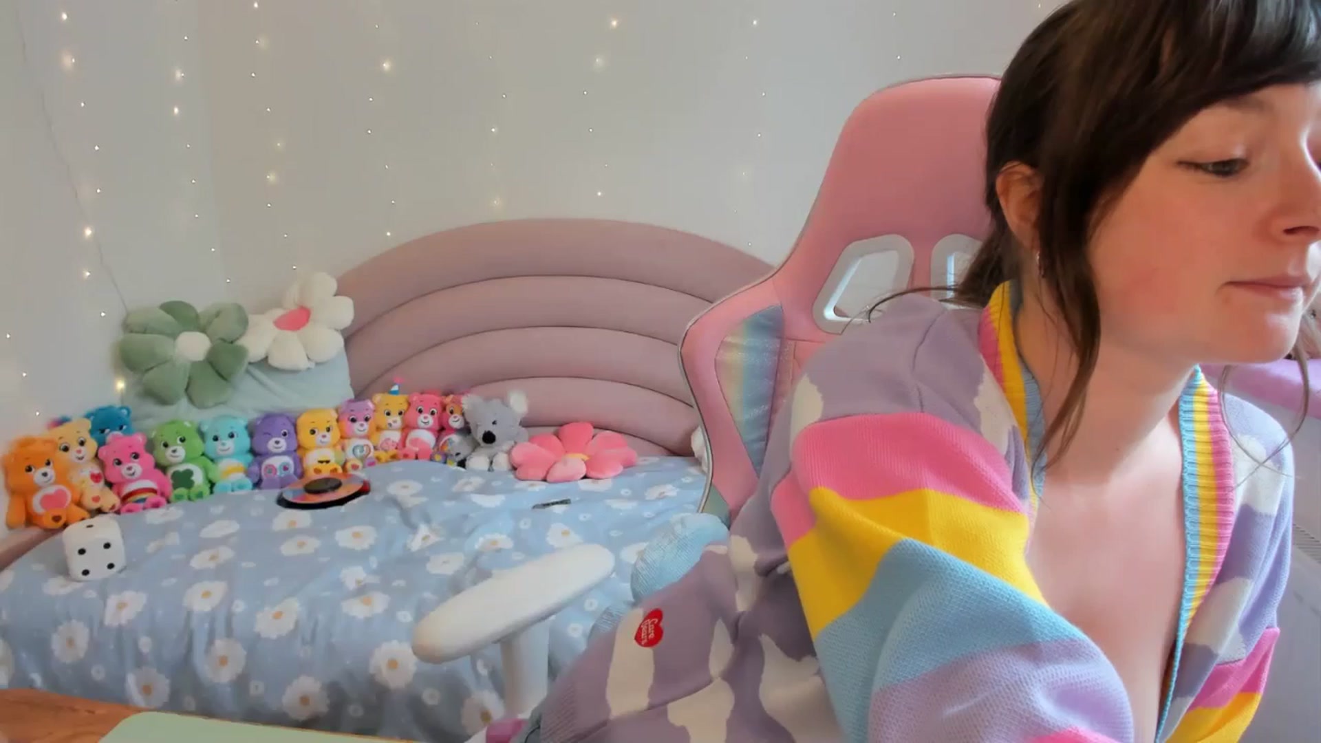 Gallery image thumbnail from JessieBear_'s myfreecams stream on, 07/02/2024, 16:37 image 14 of 20