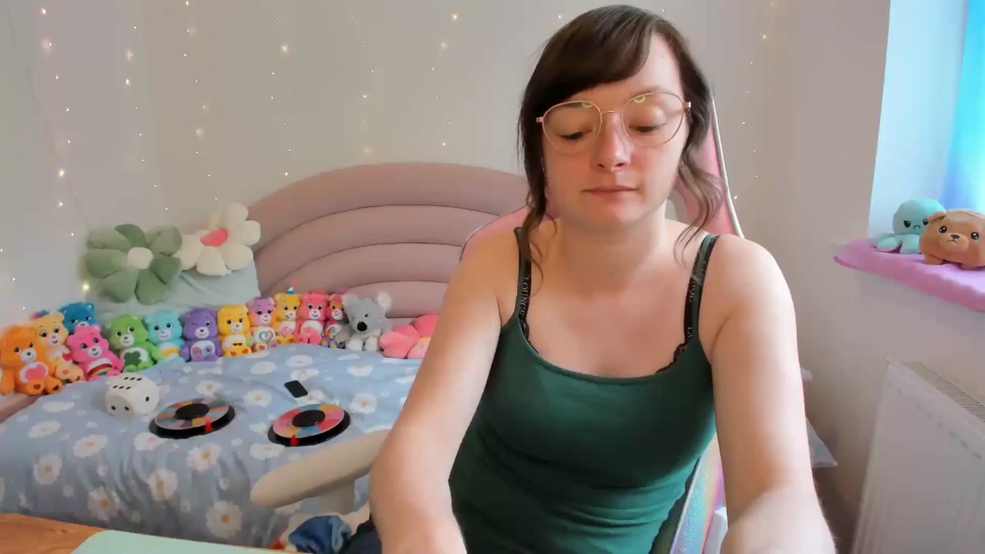 Gallery image thumbnail from JessieBear_'s myfreecams stream on, 07/08/2024, 14:30 image 14 of 20