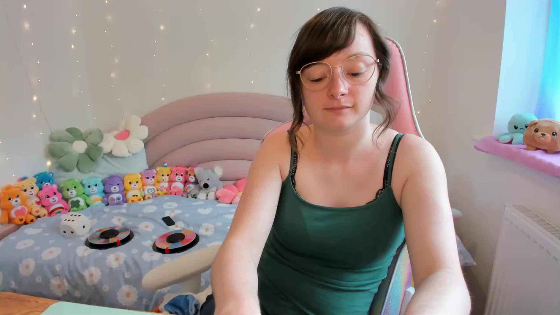 Gallery image thumbnail from JessieBear_'s myfreecams stream on, 07/08/2024, 14:30 image 13 of 20