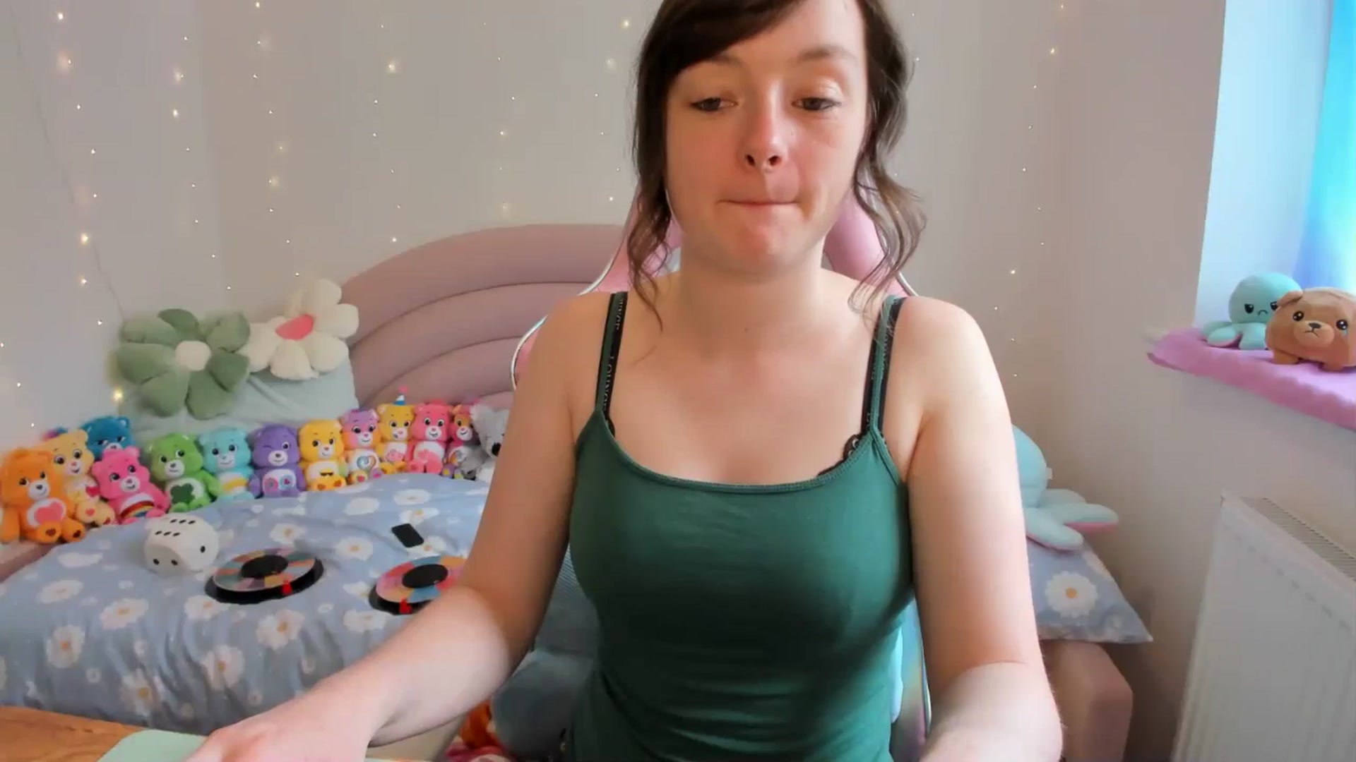 Gallery image thumbnail from JessieBear_'s myfreecams stream on, 07/08/2024, 14:30 image 5 of 20