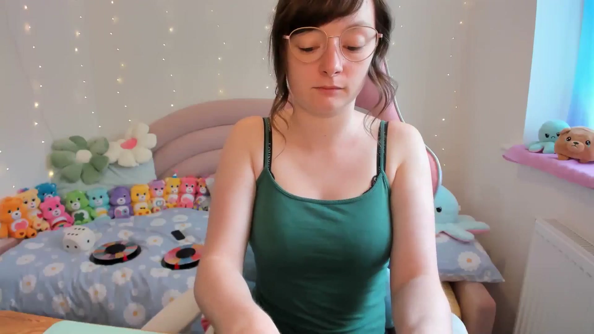 Gallery image thumbnail from JessieBear_'s myfreecams stream on, 07/08/2024, 14:30 image 12 of 20