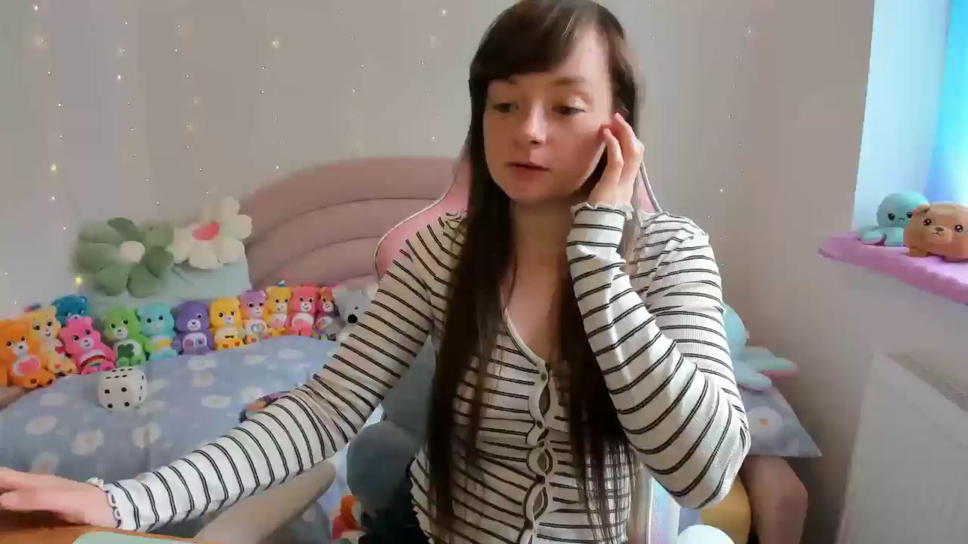 Gallery image thumbnail from JessieBear_'s myfreecams stream on, 07/09/2024, 15:03 image 1 of 20