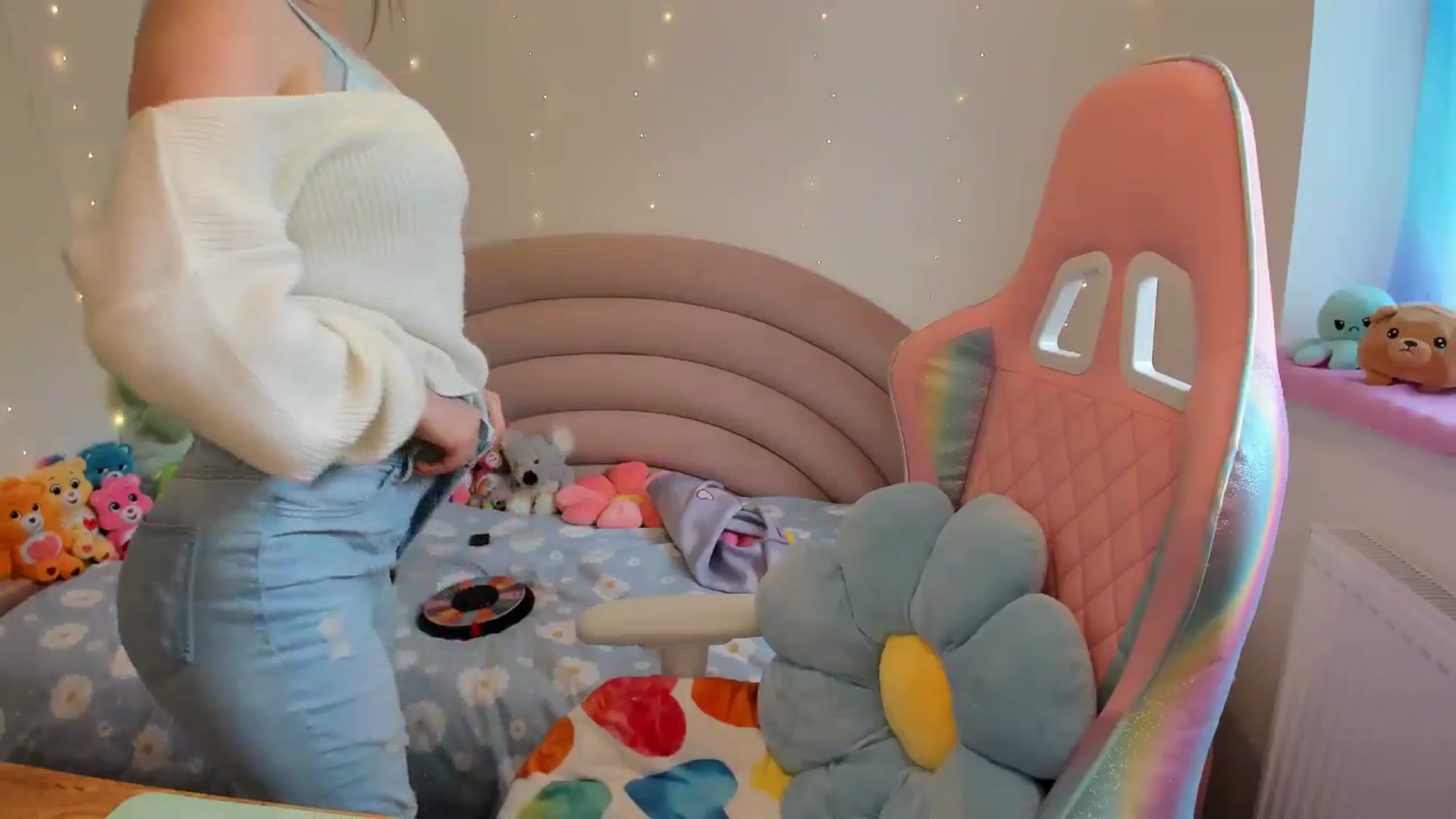 Gallery image thumbnail from JessieBear_'s myfreecams stream on, 07/11/2024, 15:55 image 10 of 20