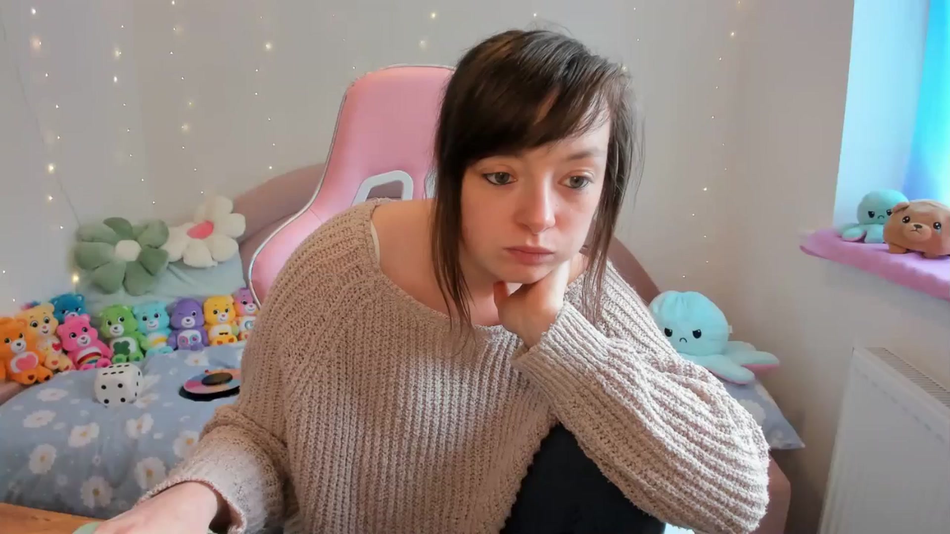 Gallery image thumbnail from JessieBear_'s myfreecams stream on, 07/12/2024, 13:41 image 4 of 20