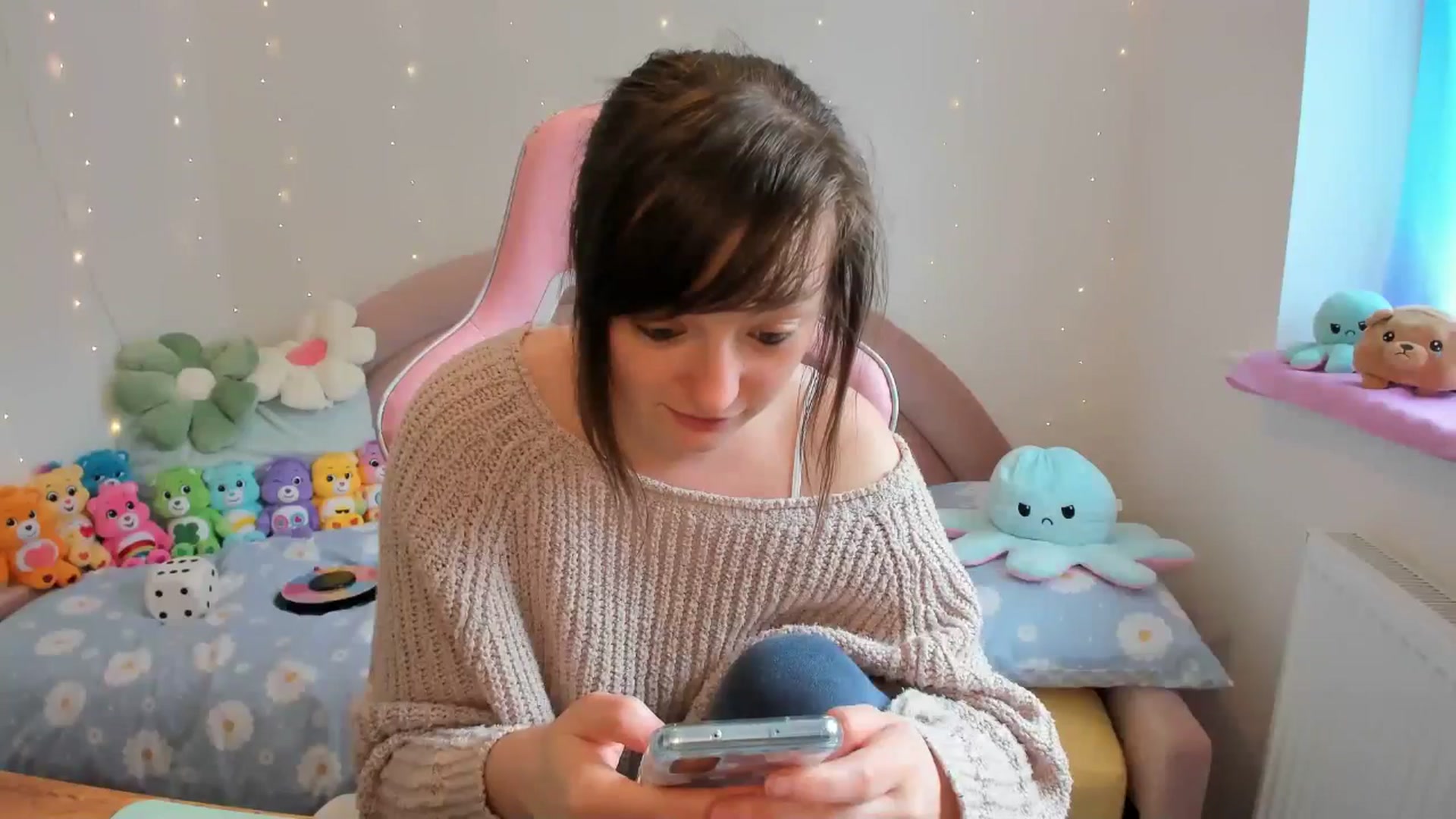 Gallery image thumbnail from JessieBear_'s myfreecams stream on, 07/12/2024, 13:41 image 16 of 20