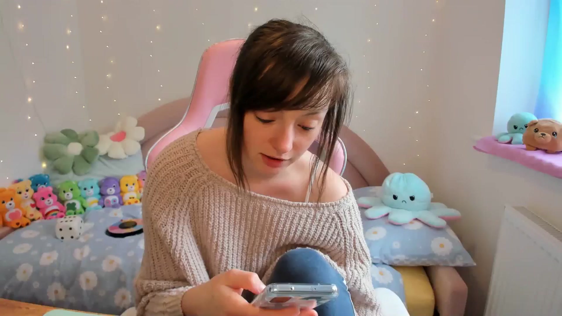 Gallery image thumbnail from JessieBear_'s myfreecams stream on, 07/12/2024, 13:41 image 17 of 20